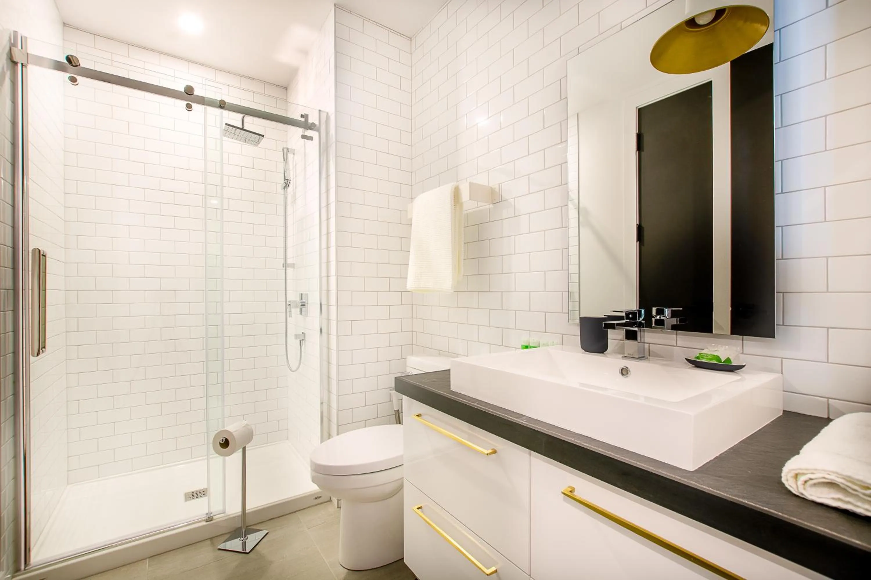 Shower in Les Lofts St-Pierre - Par Les Lofts Vieux-Québec