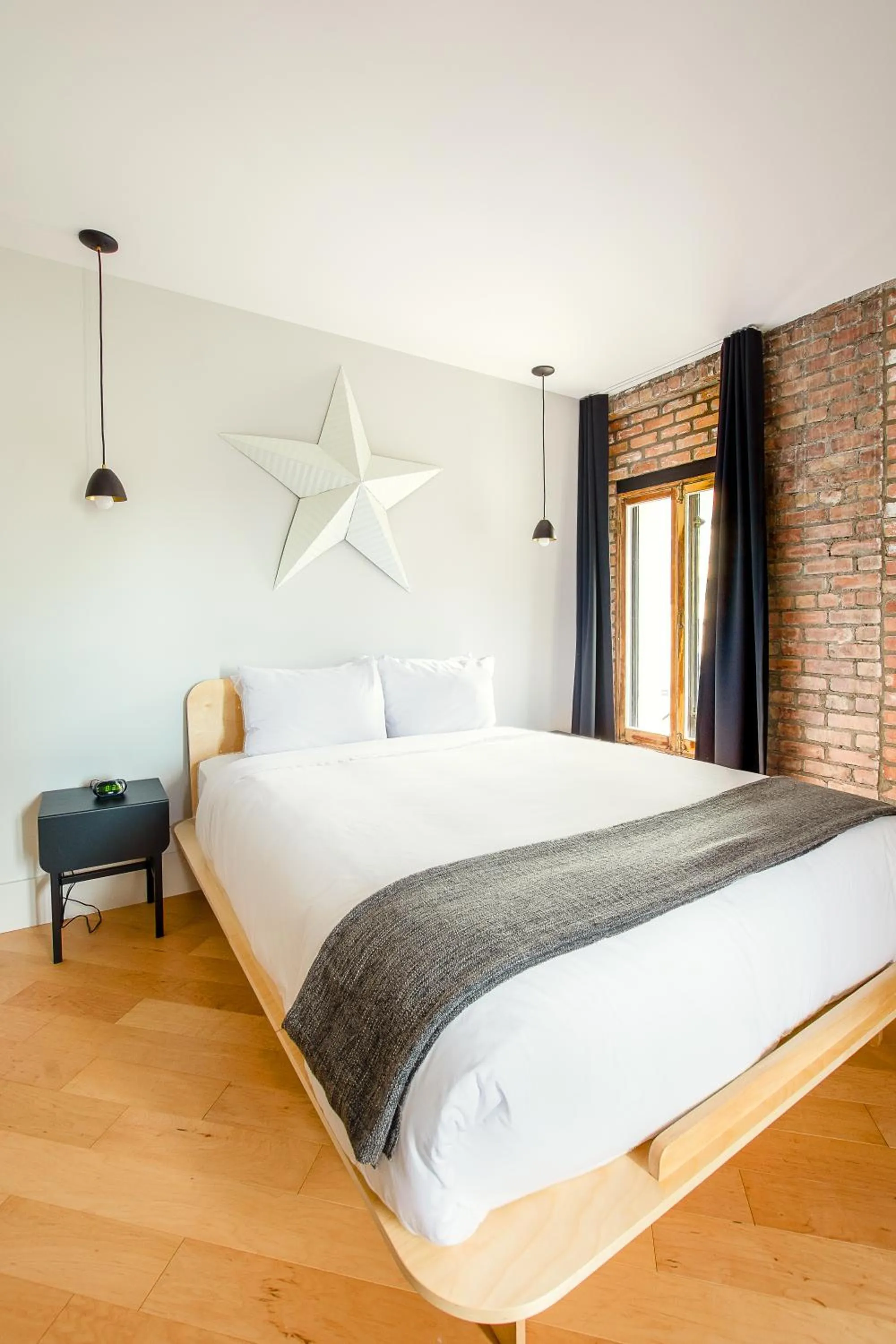 Bed in Les Lofts St-Pierre - Par Les Lofts Vieux-Québec