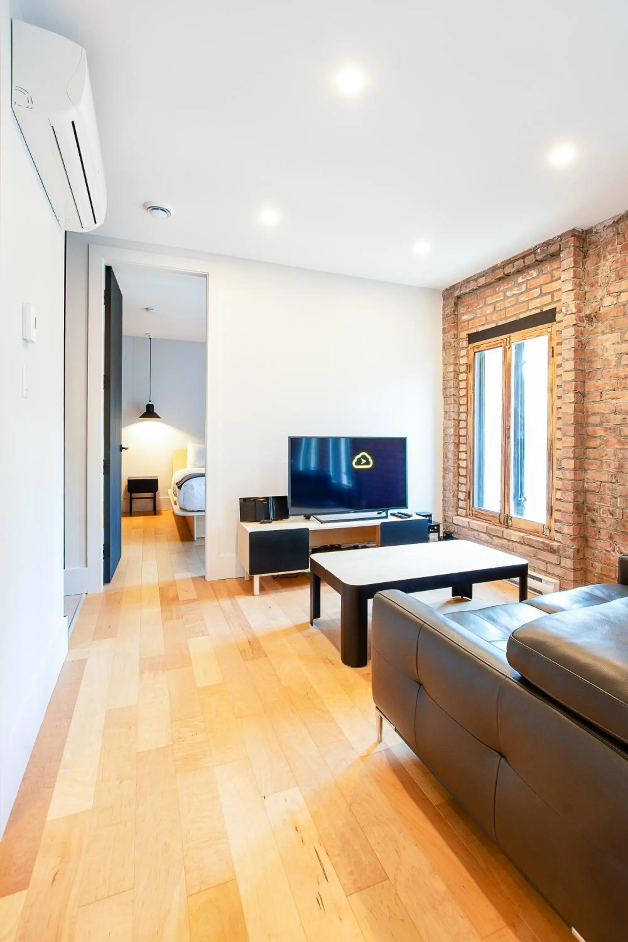 TV and multimedia in Les Lofts St-Pierre - Par Les Lofts Vieux-Québec