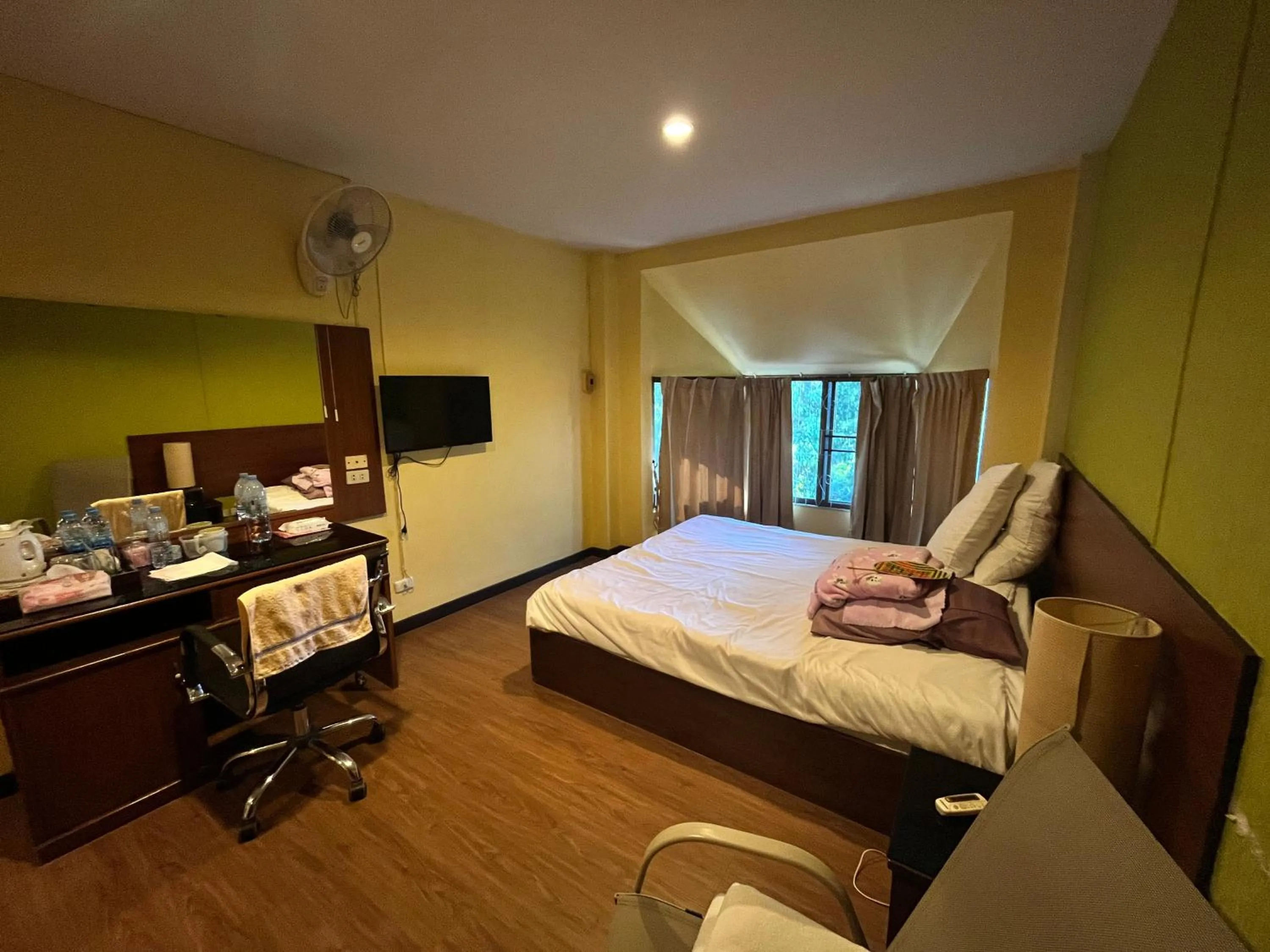 Bed in RCN Court & Inn