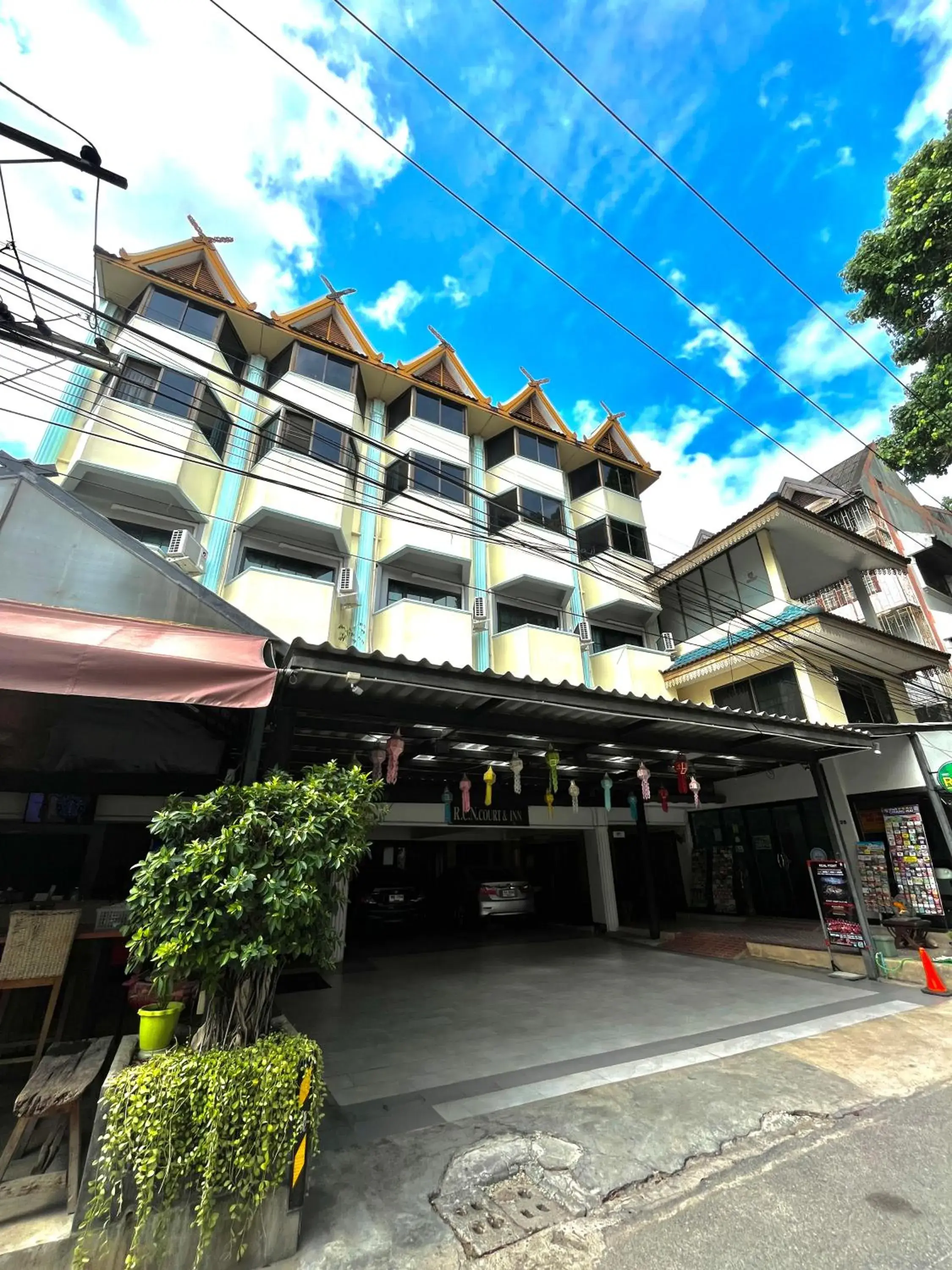 Property building in RCN Court & Inn Property building in RCN Court & Inn