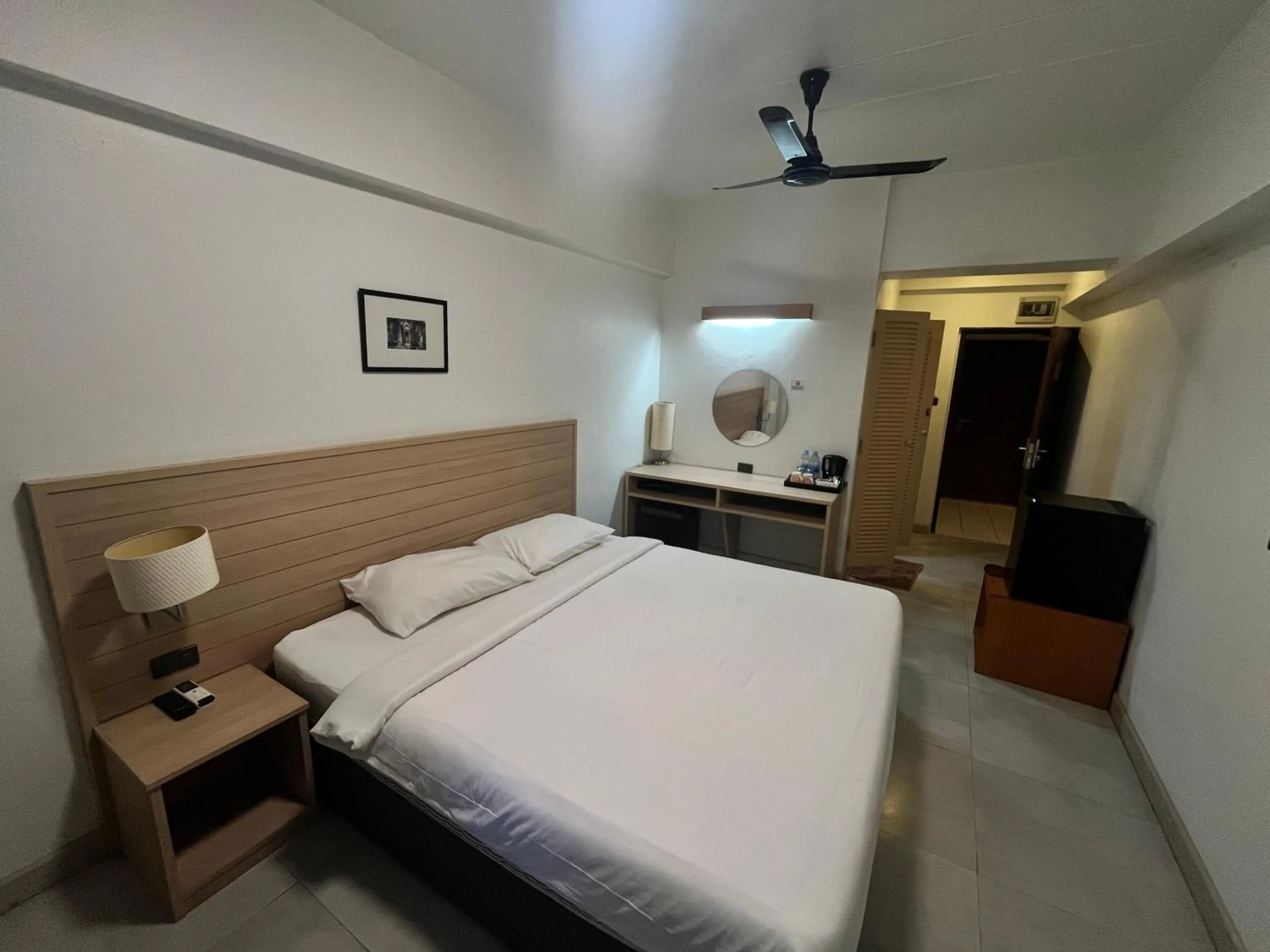 Photo of the whole room, Bed in RCN Court & Inn