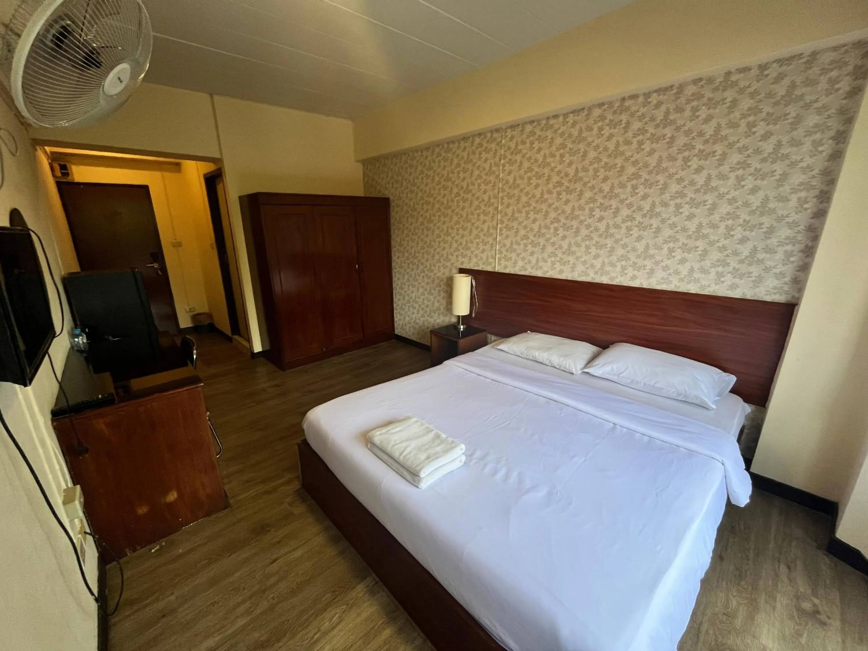 Bed in RCN Court & Inn