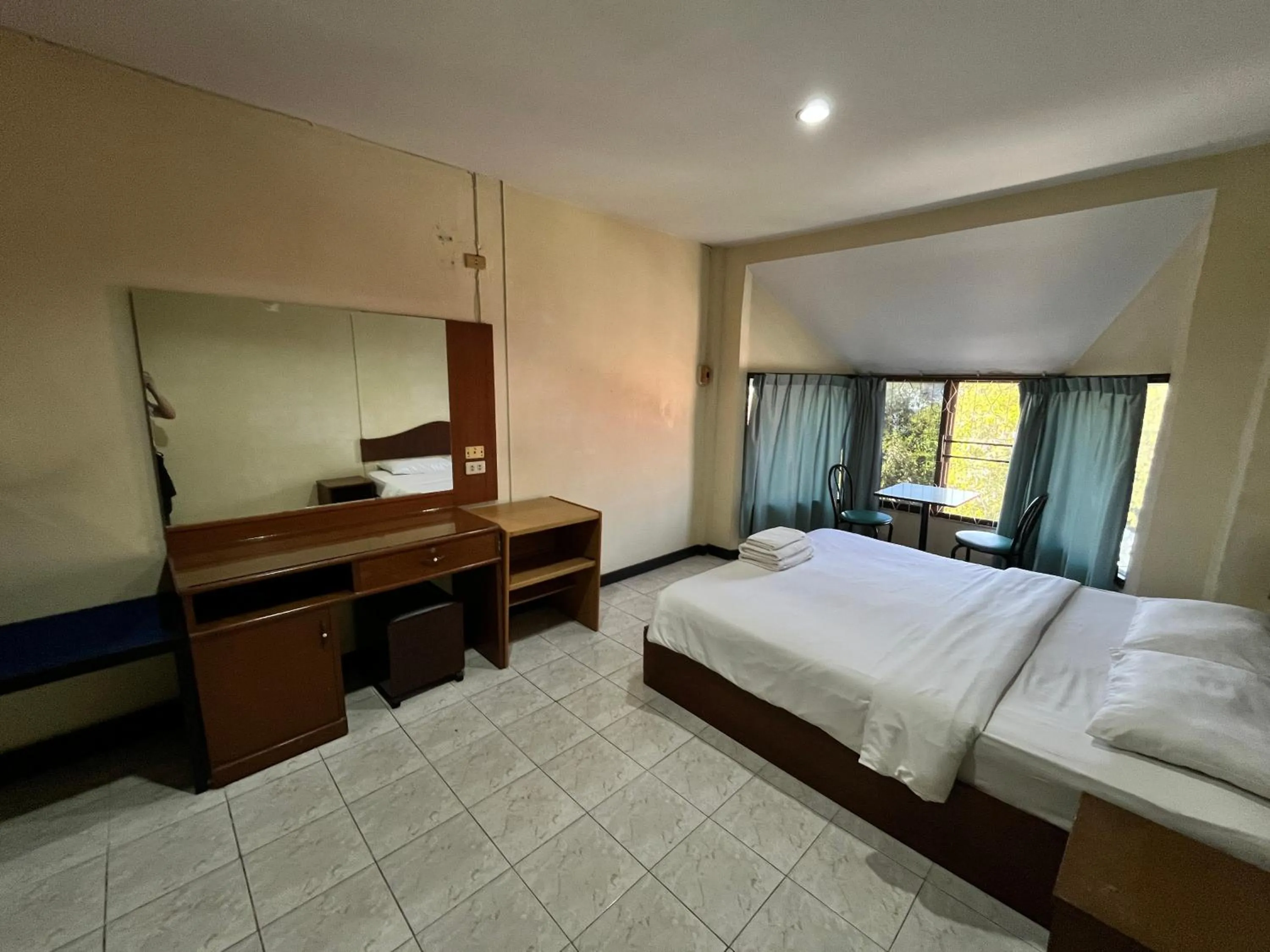 Bed in RCN Court & Inn