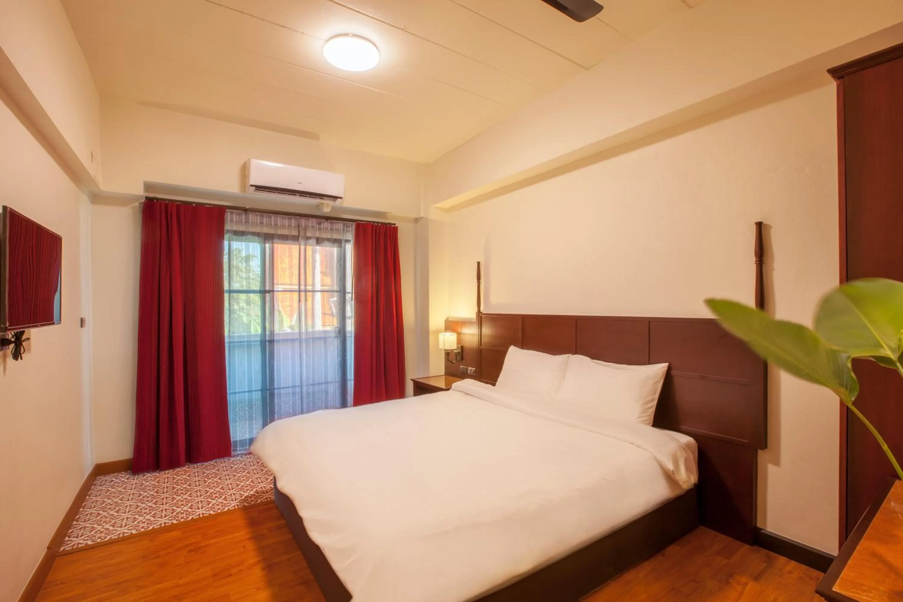 Bed in RCN Court & Inn