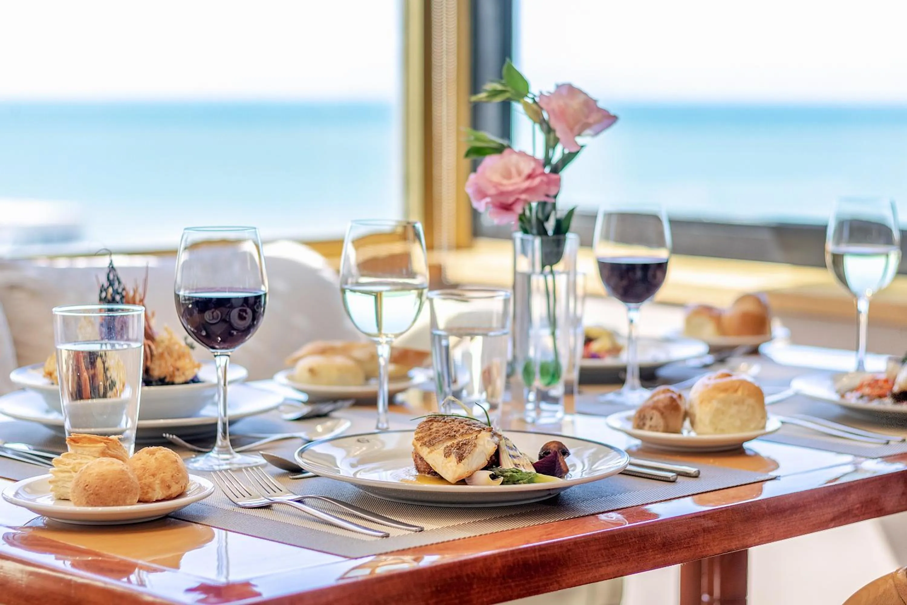 Restaurant/places to eat in Hotel Costa Galana