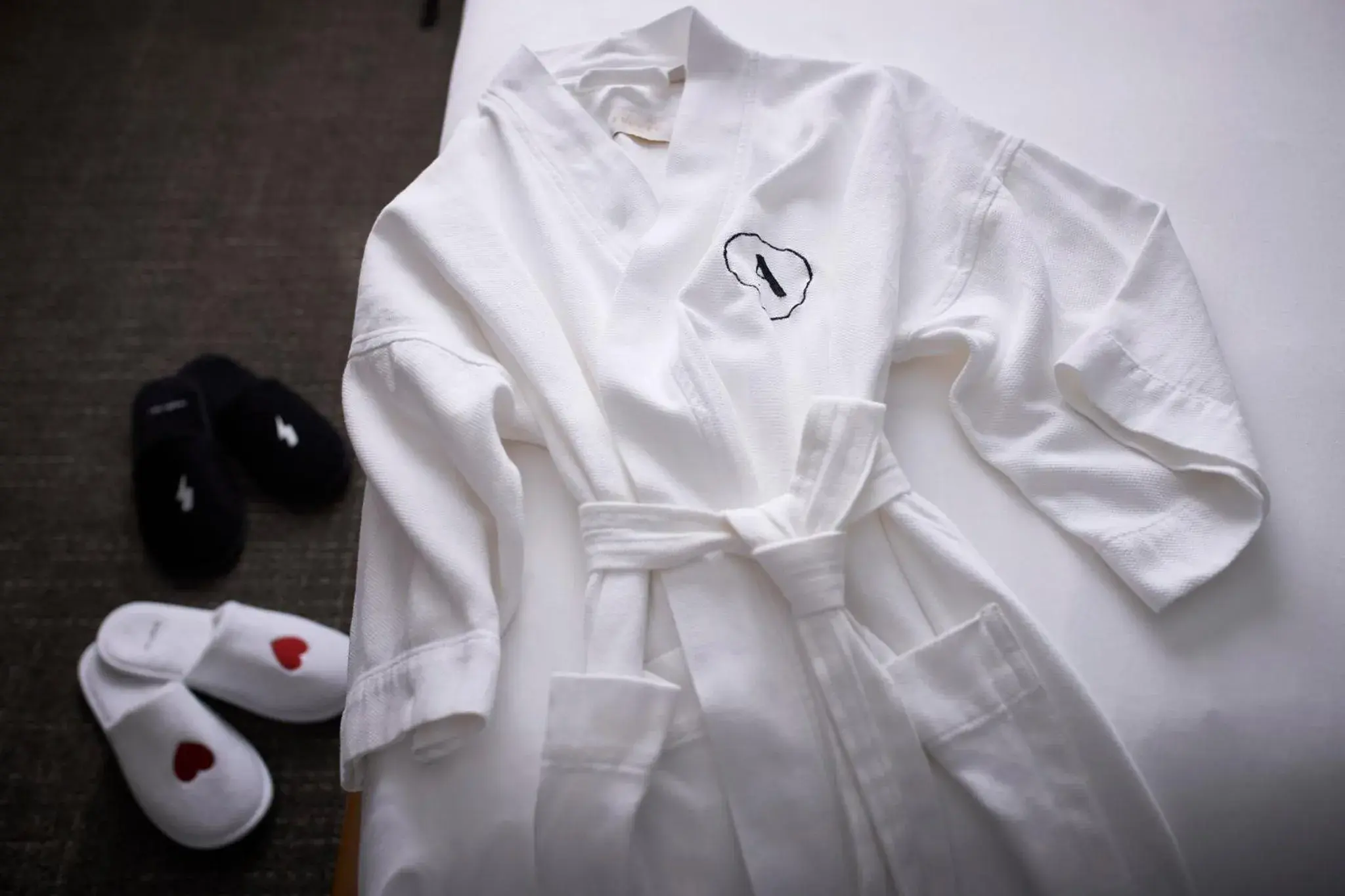 Classic King Hearing-Accessible Guest Room in Archer Hotel Boston/Burlington Classic King Hearing-Accessible Guest Room in Archer Hotel Boston/Burlington