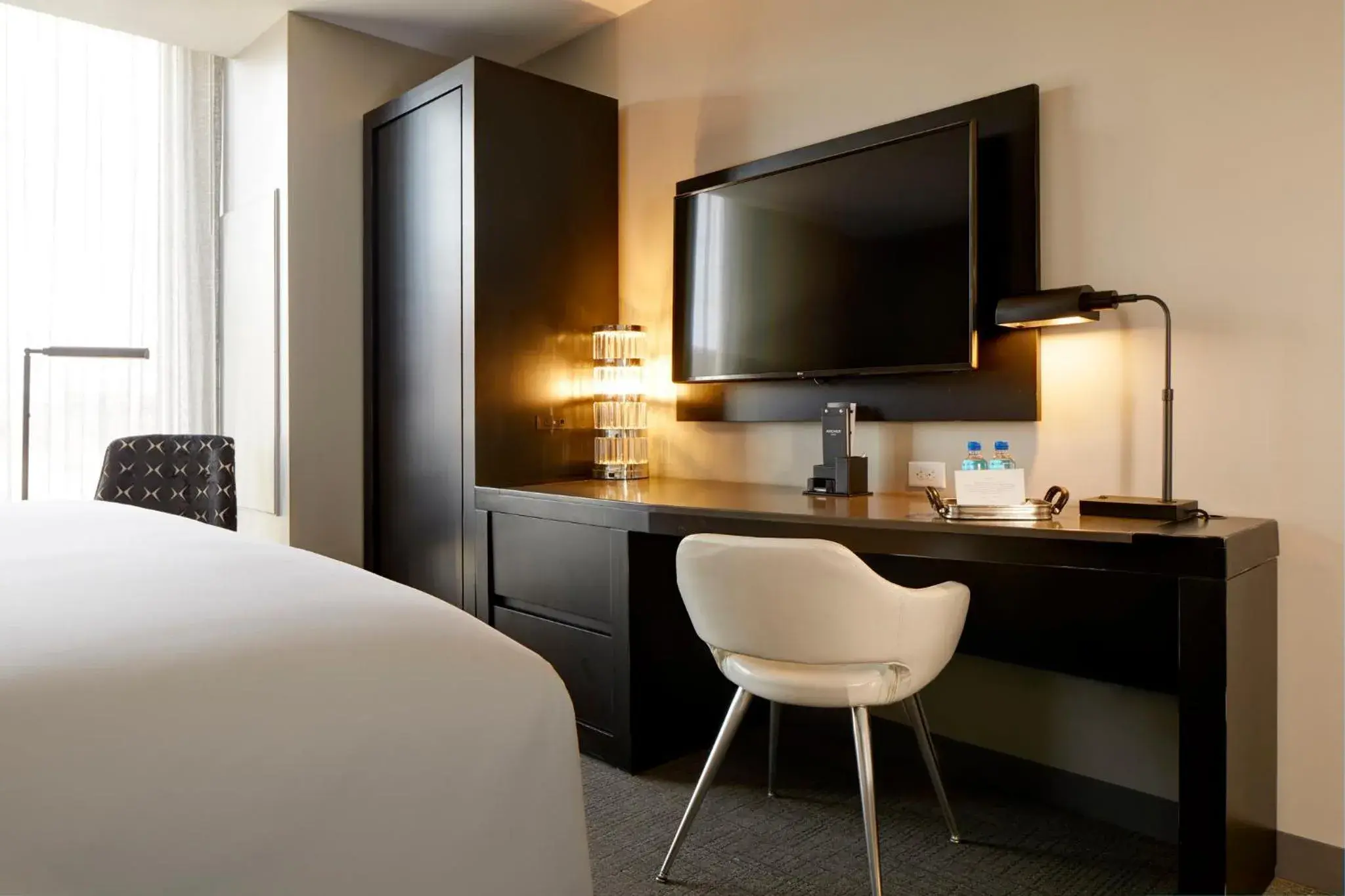 Classic King Mobility-Accessible Guest Room With Tub in Archer Hotel Boston/Burlington Classic King Mobility-Accessible Guest Room With Tub in Archer Hotel Boston/Burlington