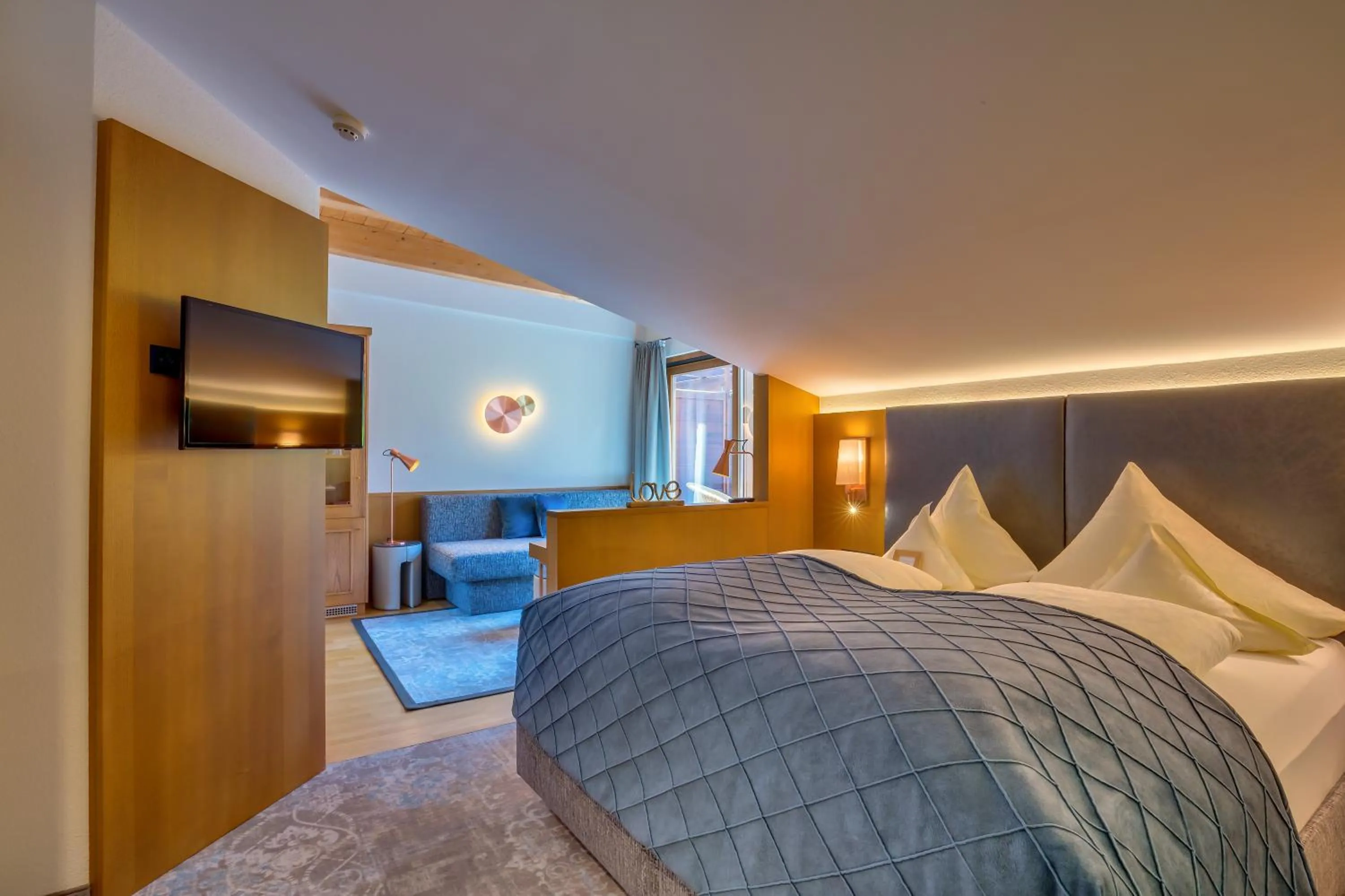 Photo of the whole room, Bed in Hotel Jerzner Hof 4 Sterne Superior