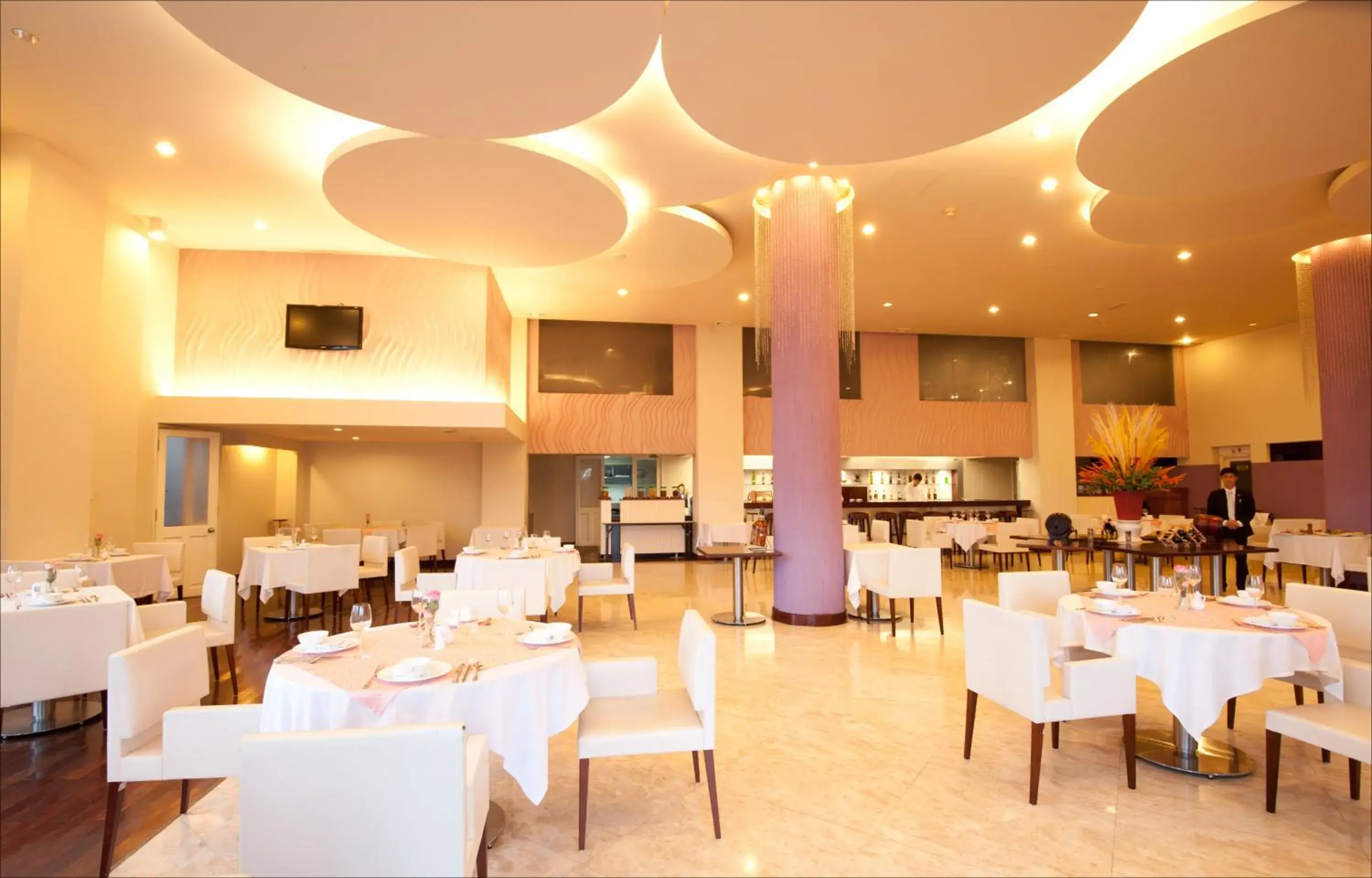 Restaurant/places to eat in TTC Hotel - Ngoc Lan Restaurant/places to eat in TTC Hotel - Ngoc Lan