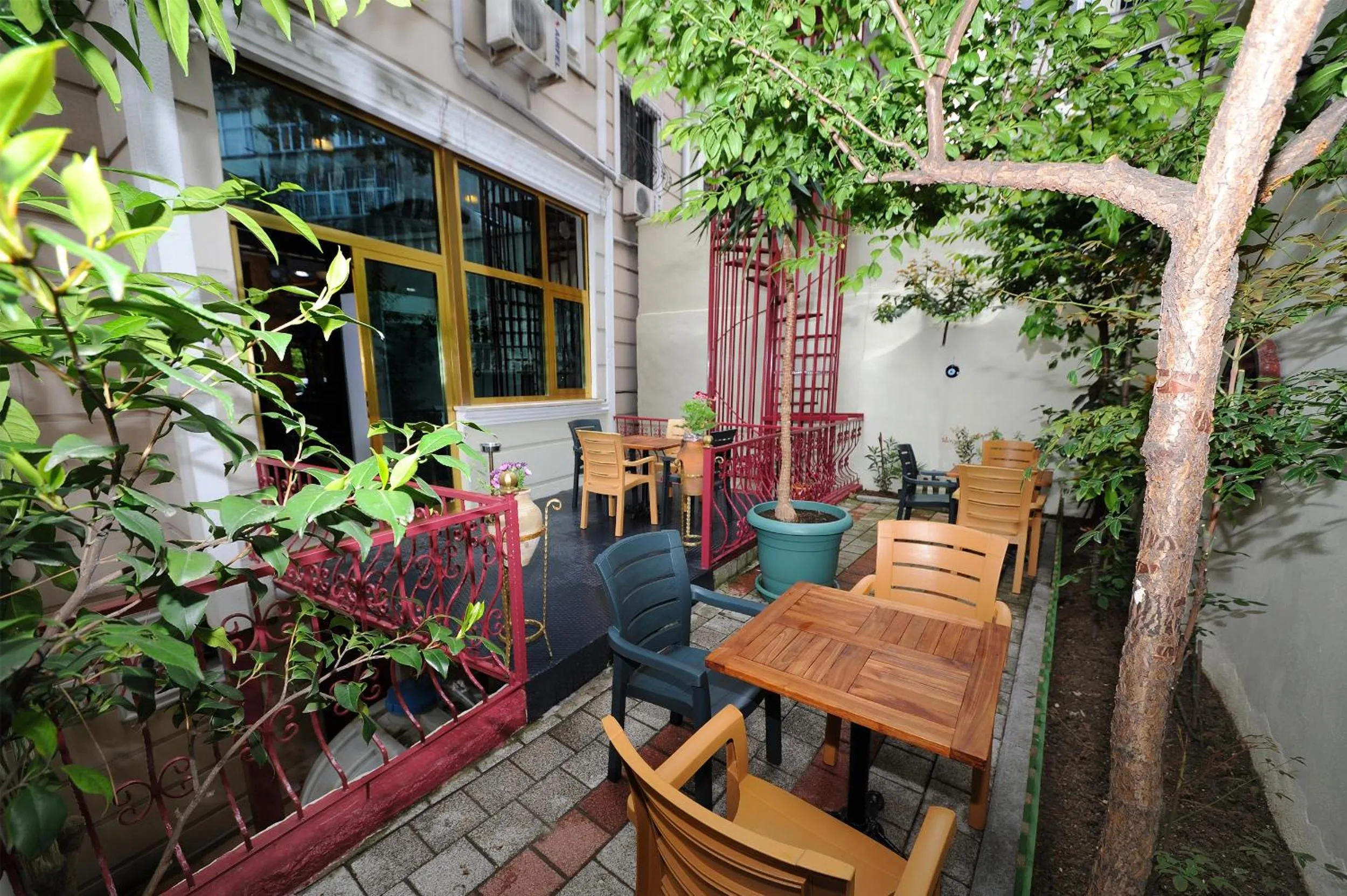 Garden in Hotel Grand Umit