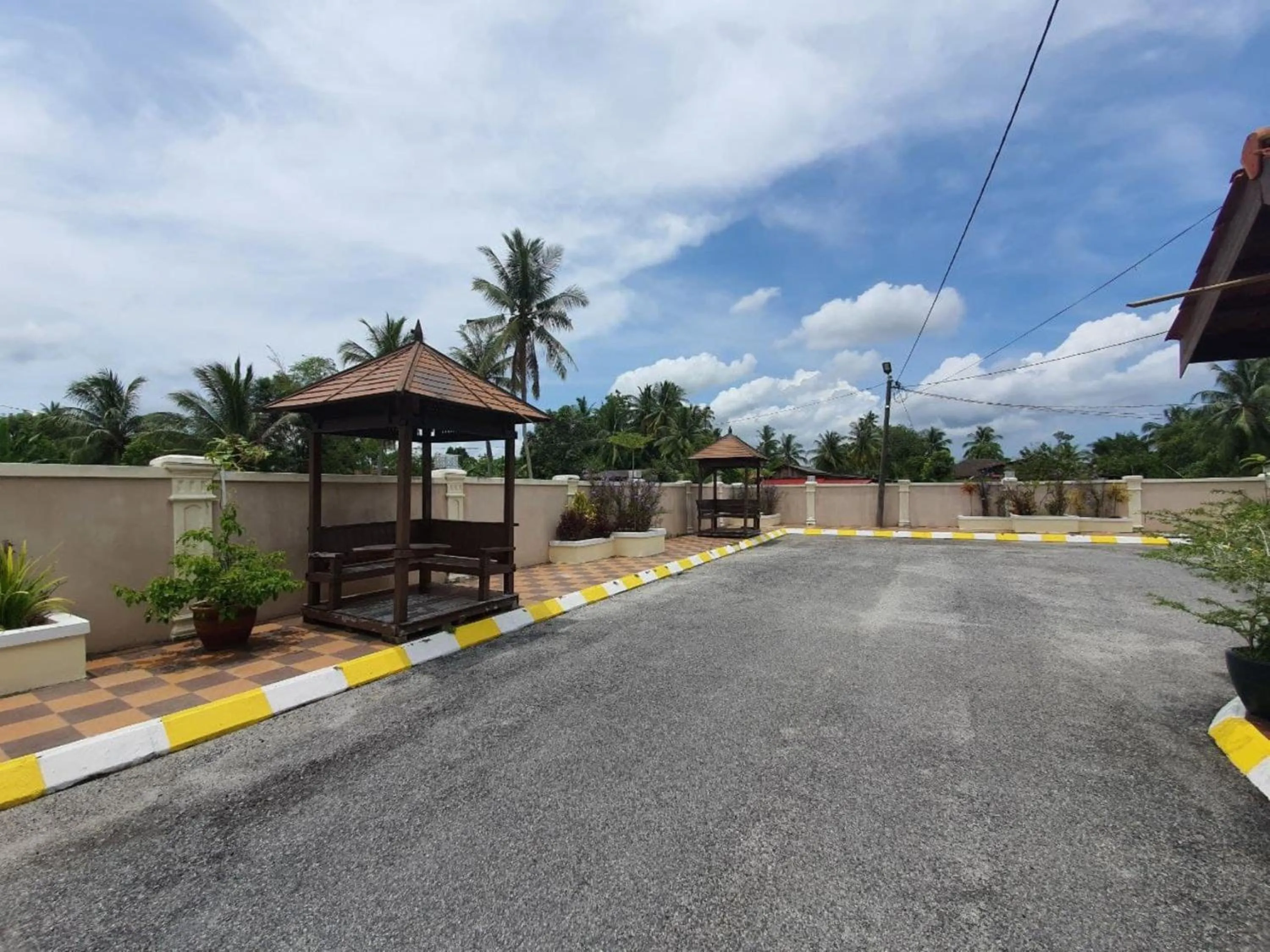 Property building in Villa Temila