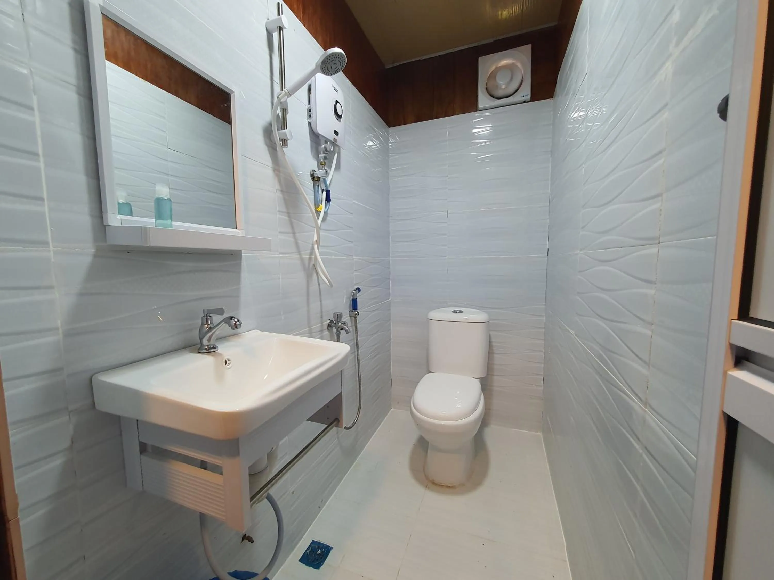 Shower in Villa Temila