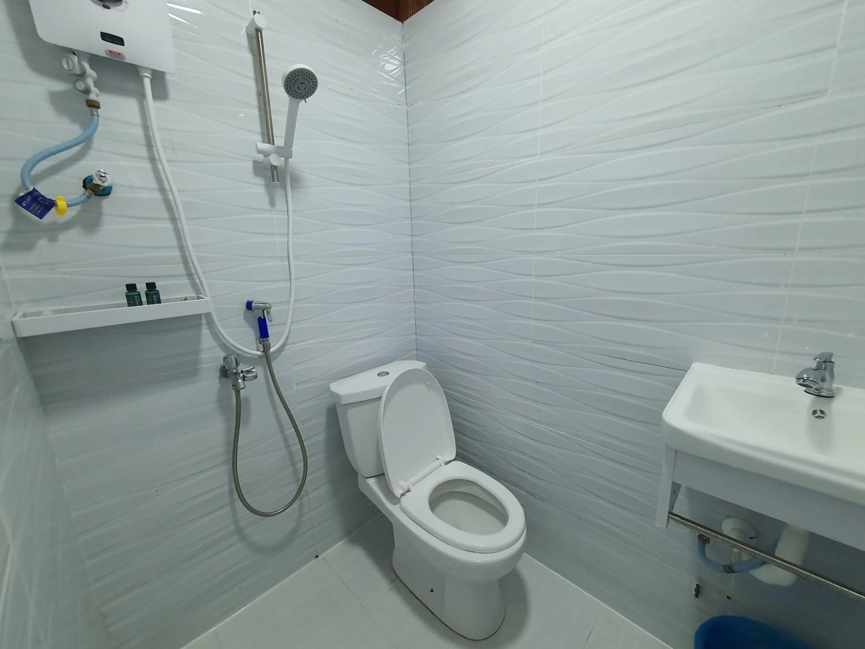 Shower in Villa Temila