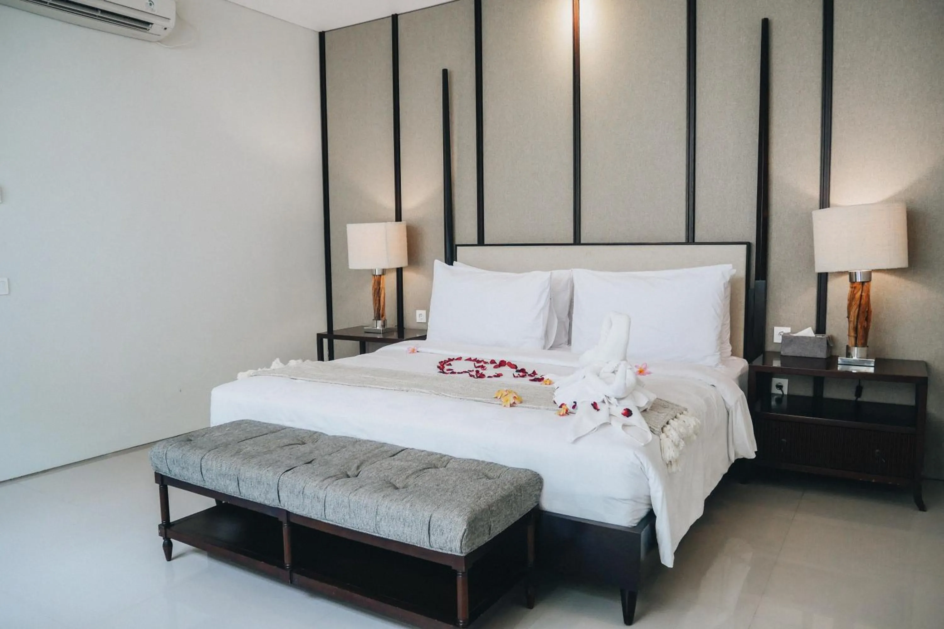 Bedroom, Bed in Nusa Dua Bayview Villas