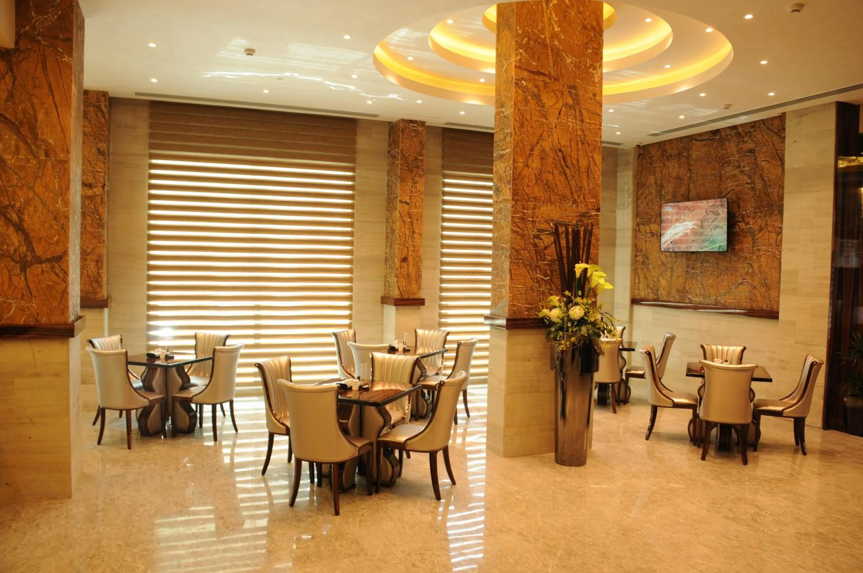 Food and drinks in Frsan Palace Hotel