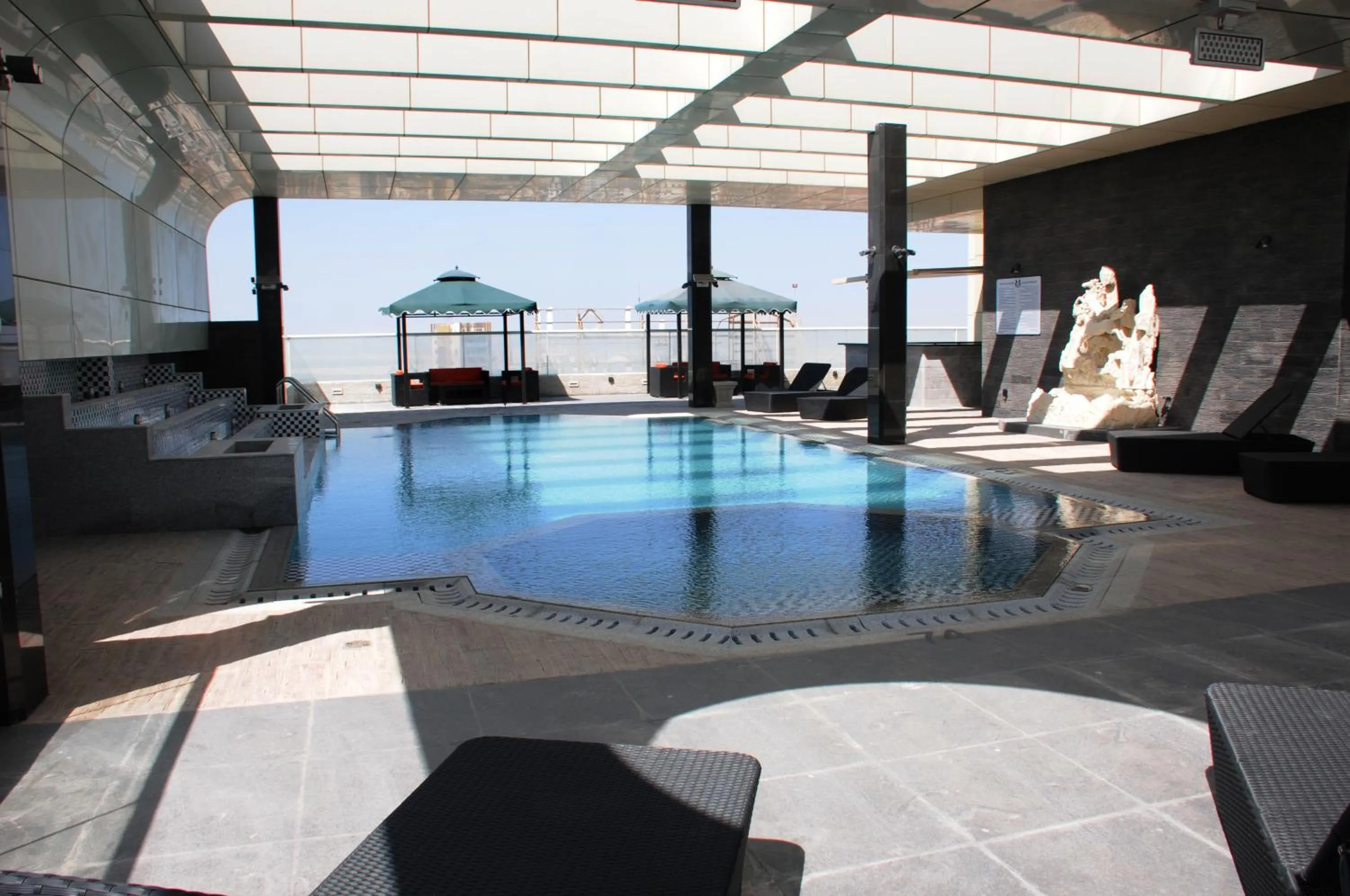 Swimming pool in Frsan Palace Hotel