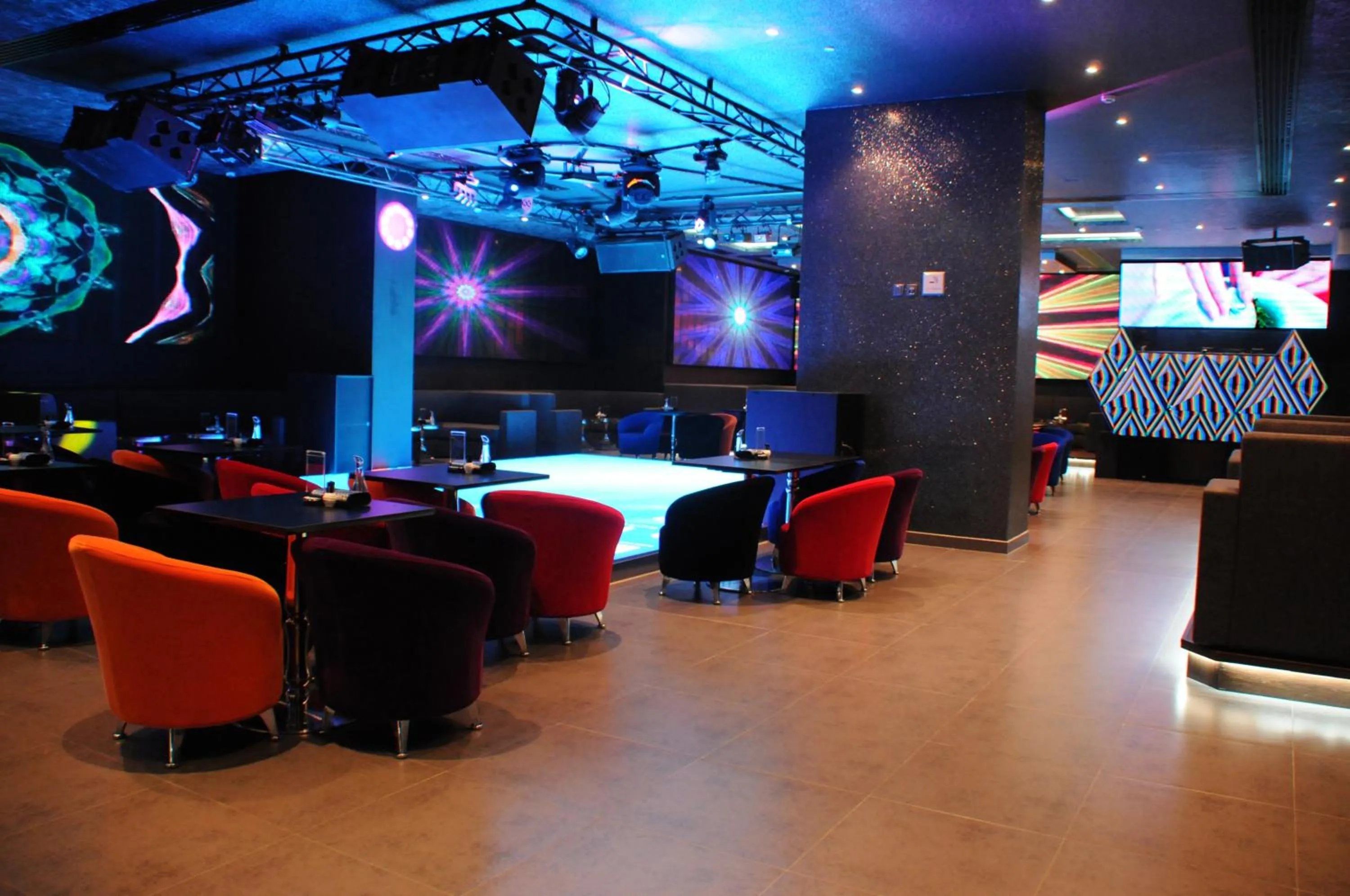 Nightclub / DJ in Frsan Palace Hotel