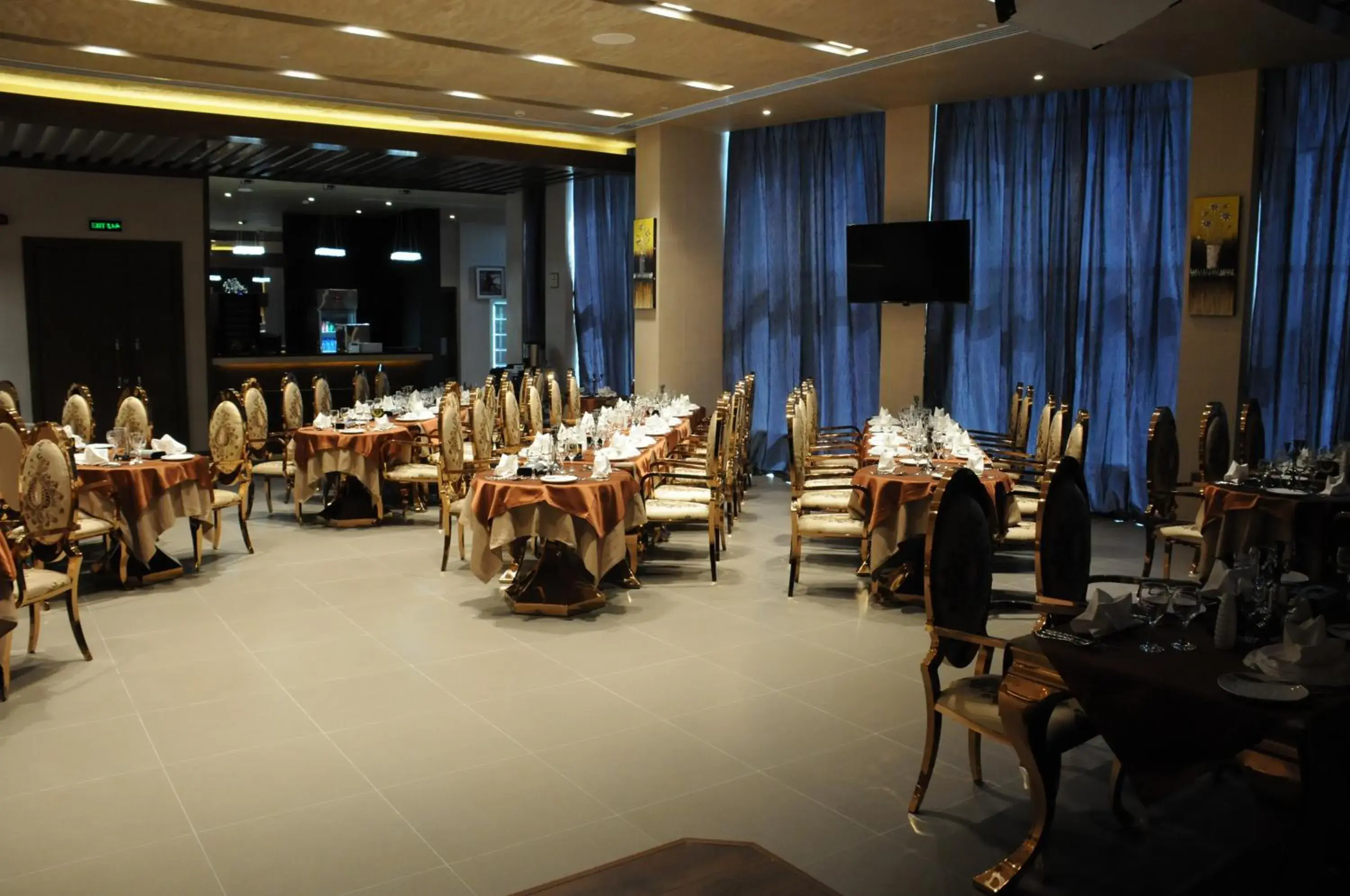 Restaurant/places to eat in Frsan Palace Hotel Restaurant/places to eat in Frsan Palace Hotel