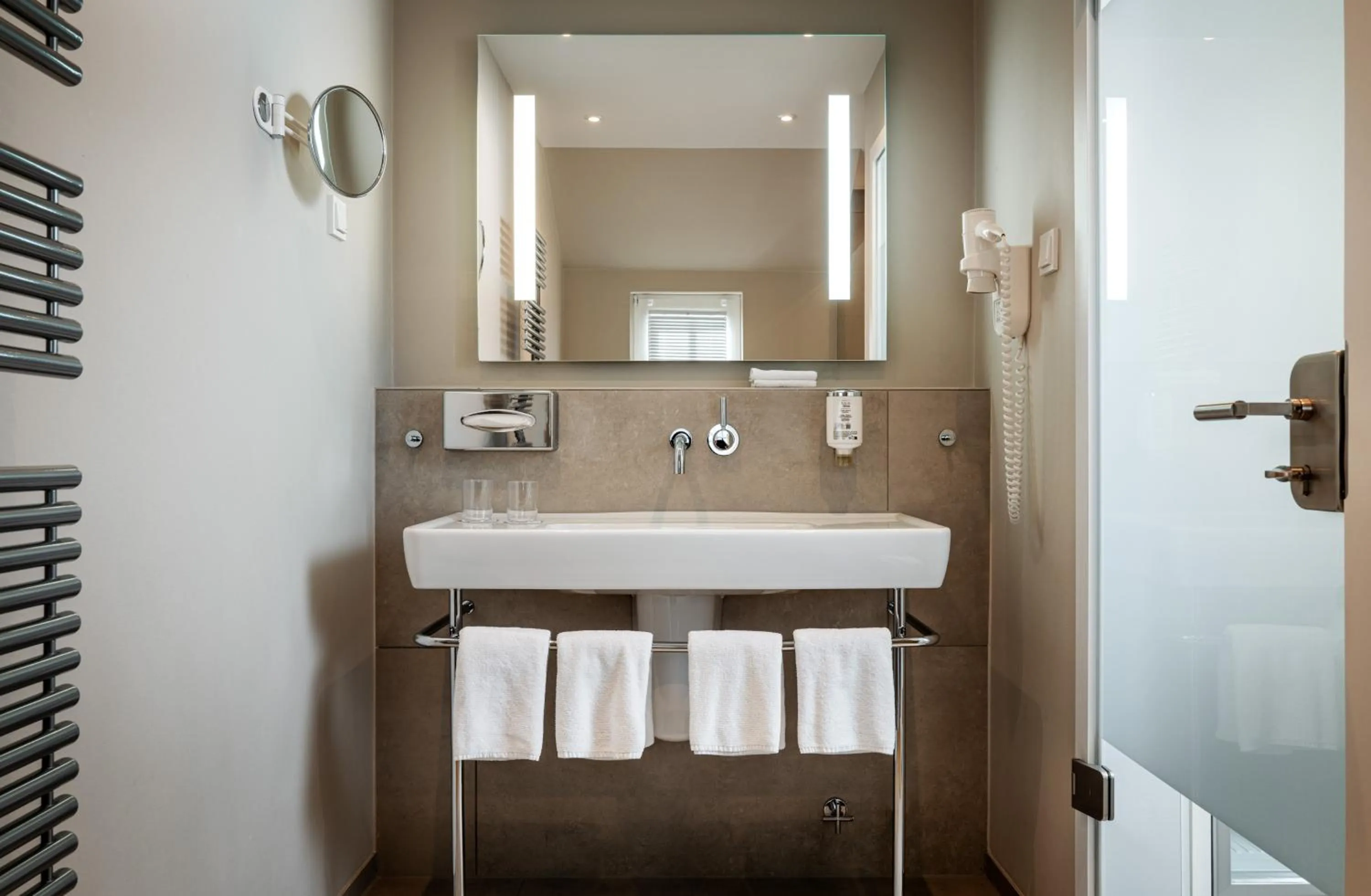Bathroom in Niemeyers Romantik Posthotel