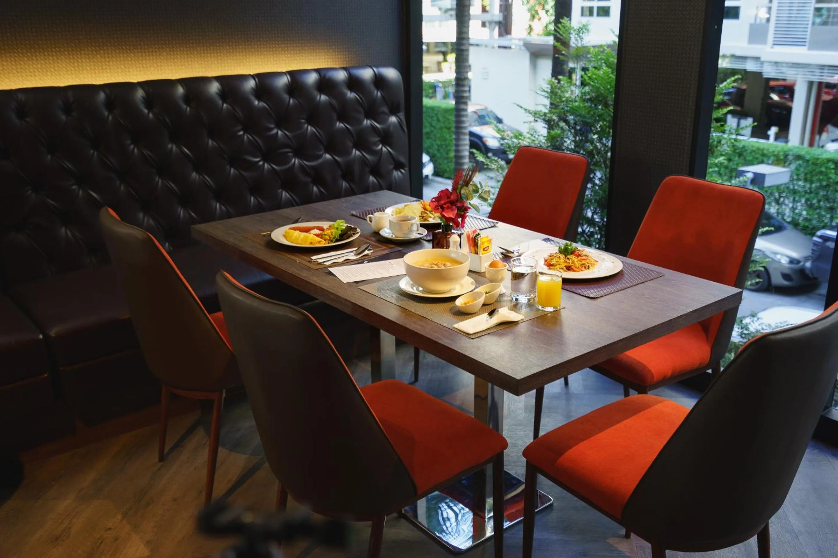 Restaurant/places to eat in STAY Hotel BKK