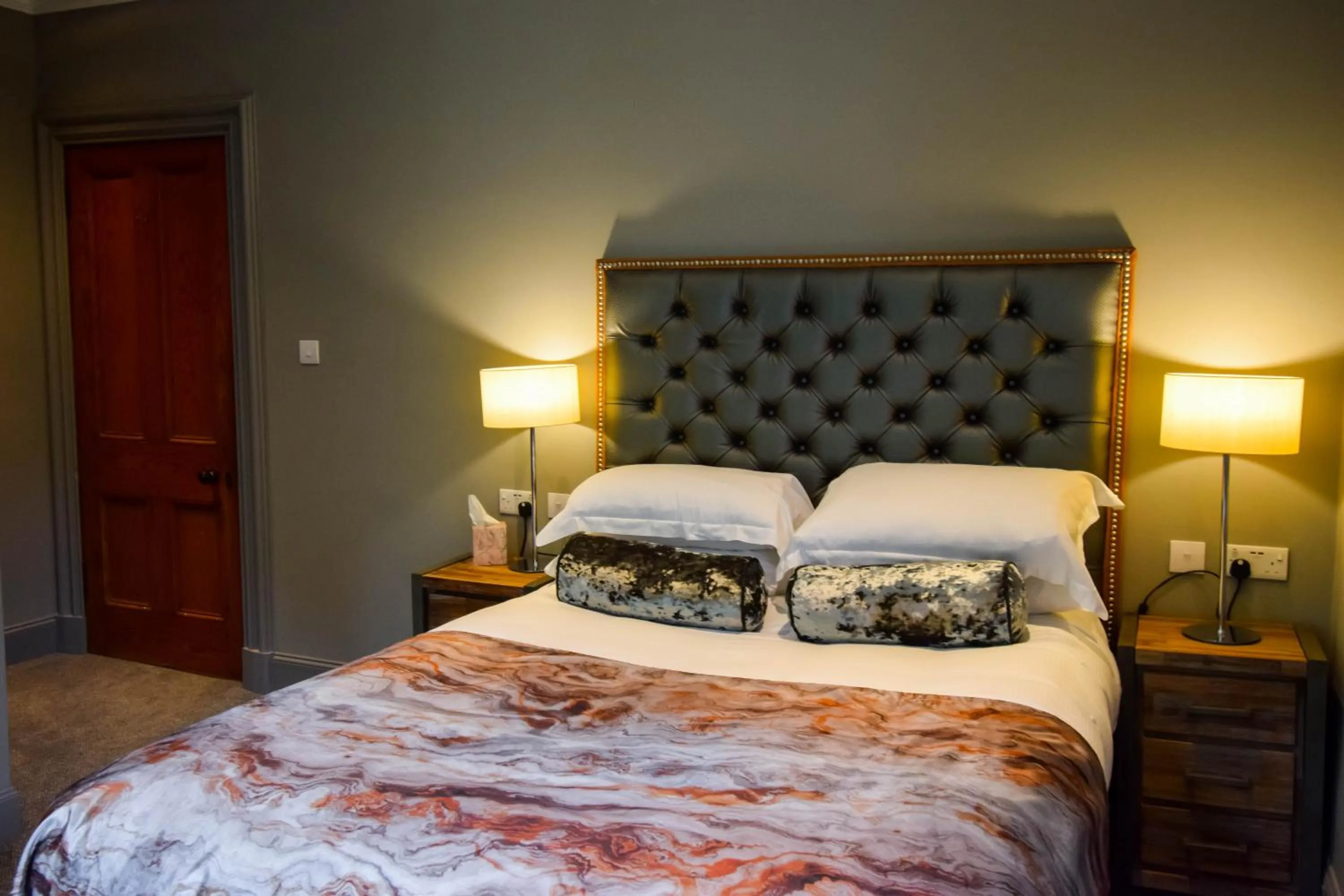 Bed in Craigmhor Lodge & Courtyard