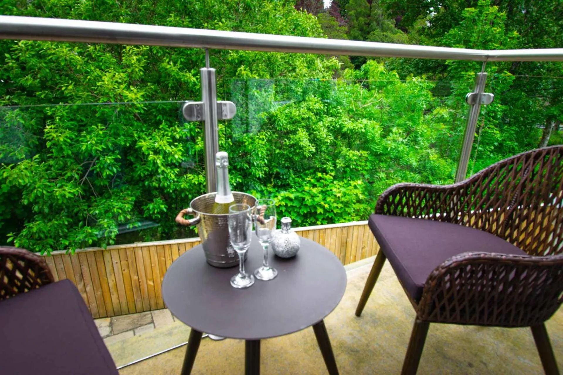 Balcony/Terrace in Craigmhor Lodge & Courtyard