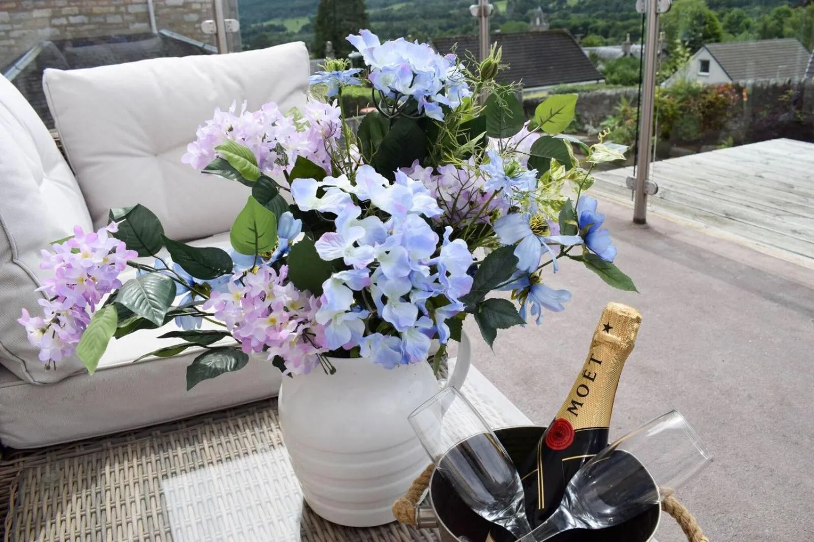 Balcony/Terrace in Craigmhor Lodge & Courtyard