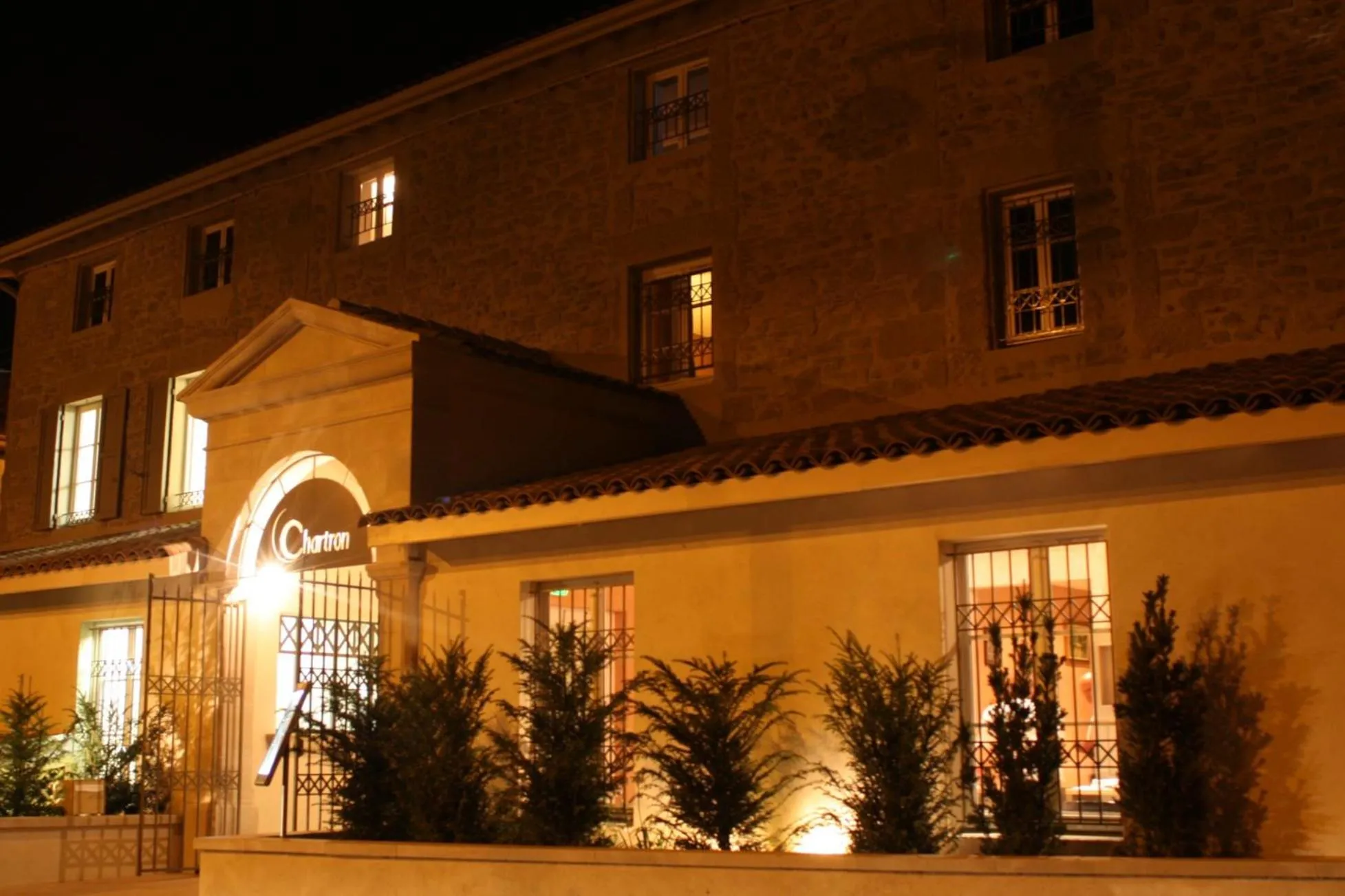 Facade/entrance in Hotel Restaurant Chartron