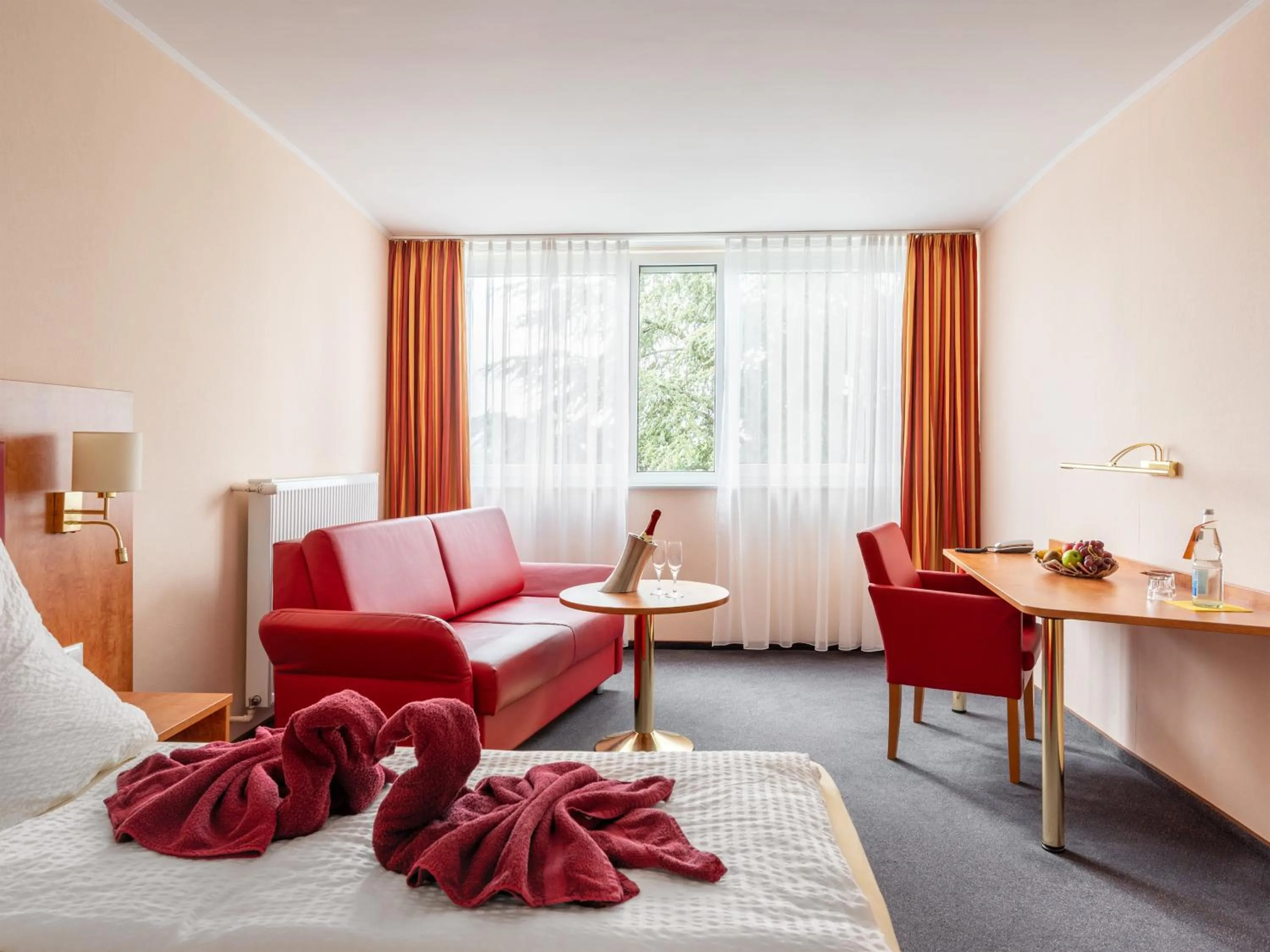 Photo of the whole room, Bed in Hotel Häfner