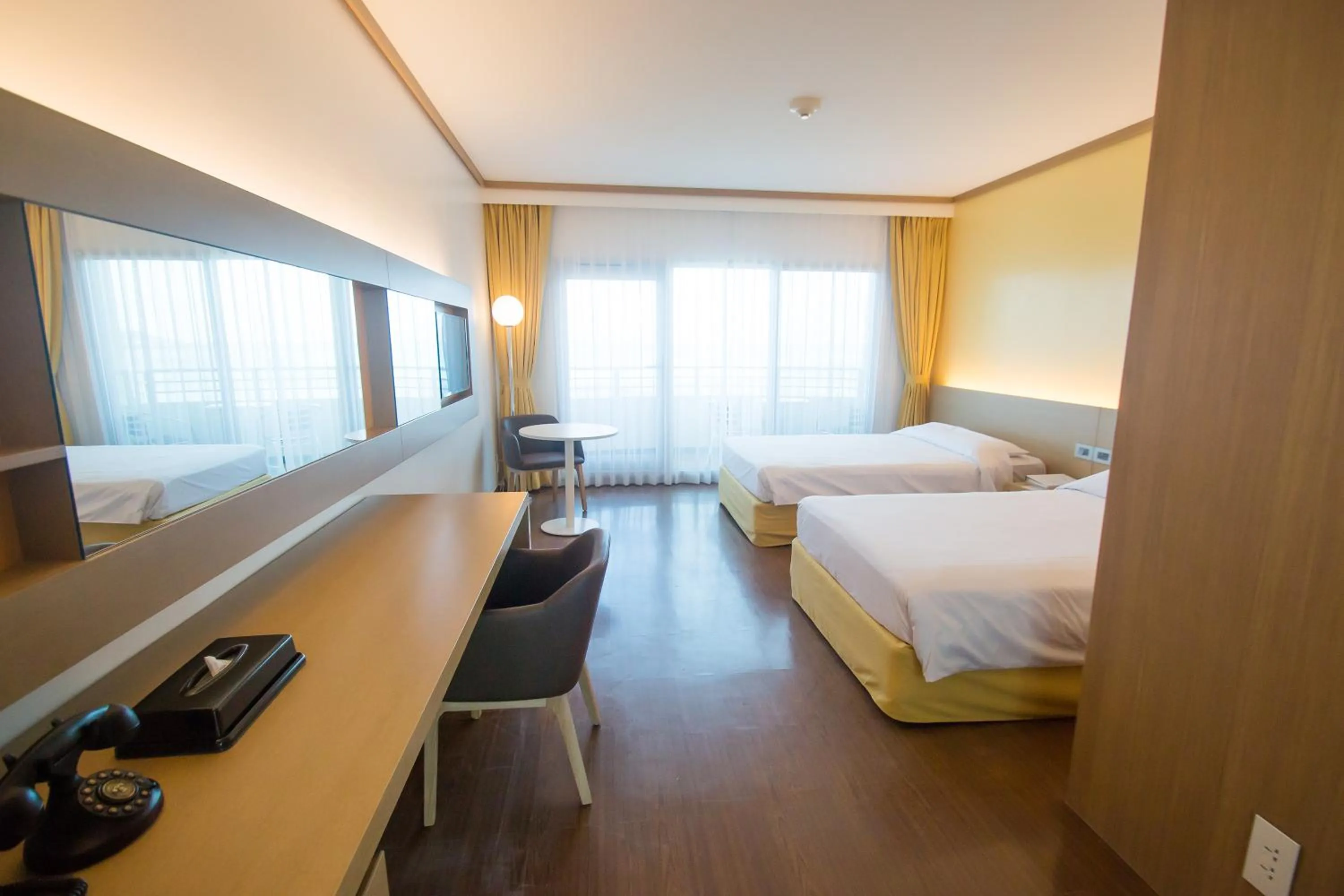 Photo of the whole room, Bed in Saipan World Resort