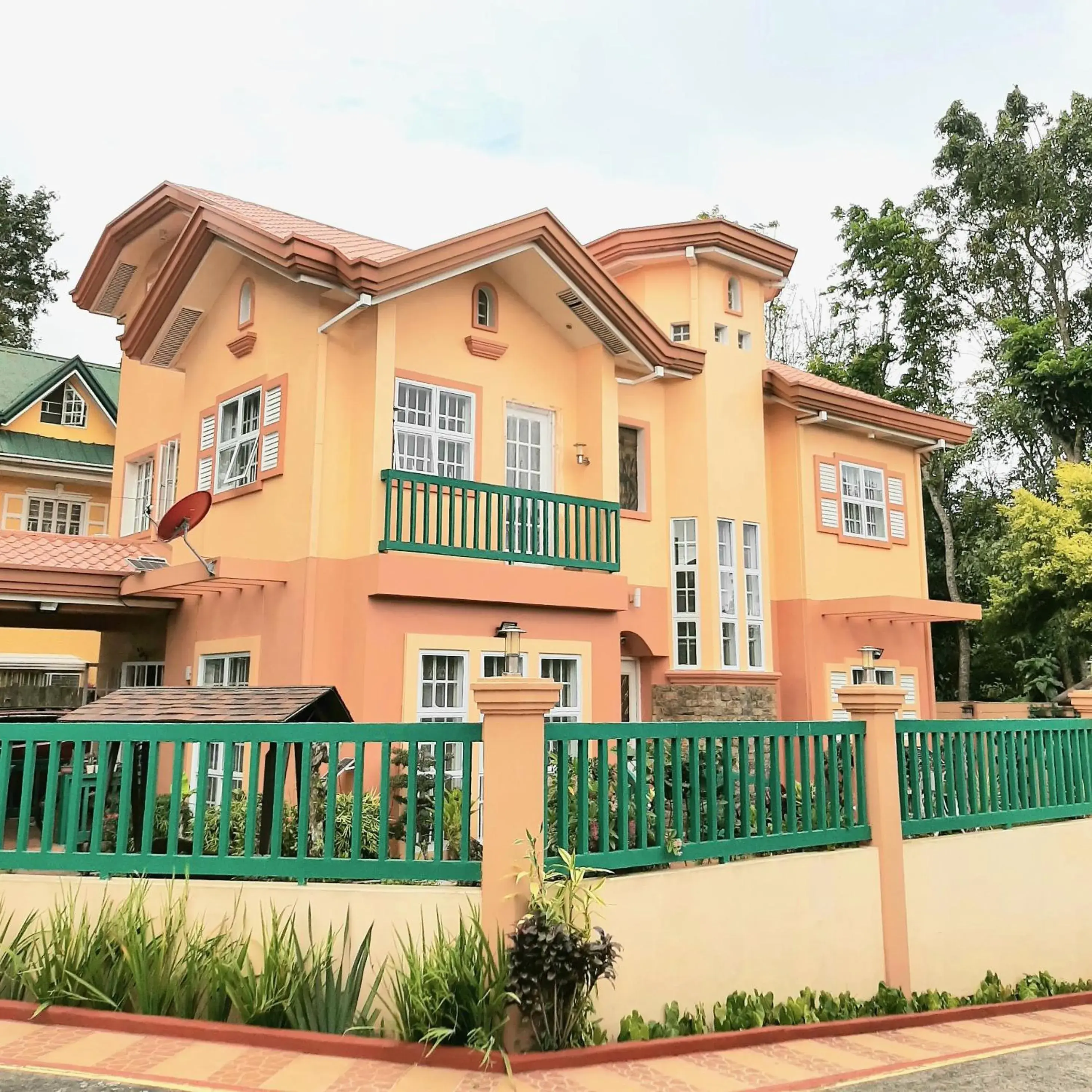 Charming Tagaytay Vacation Home Charming Tagaytay Vacation Home