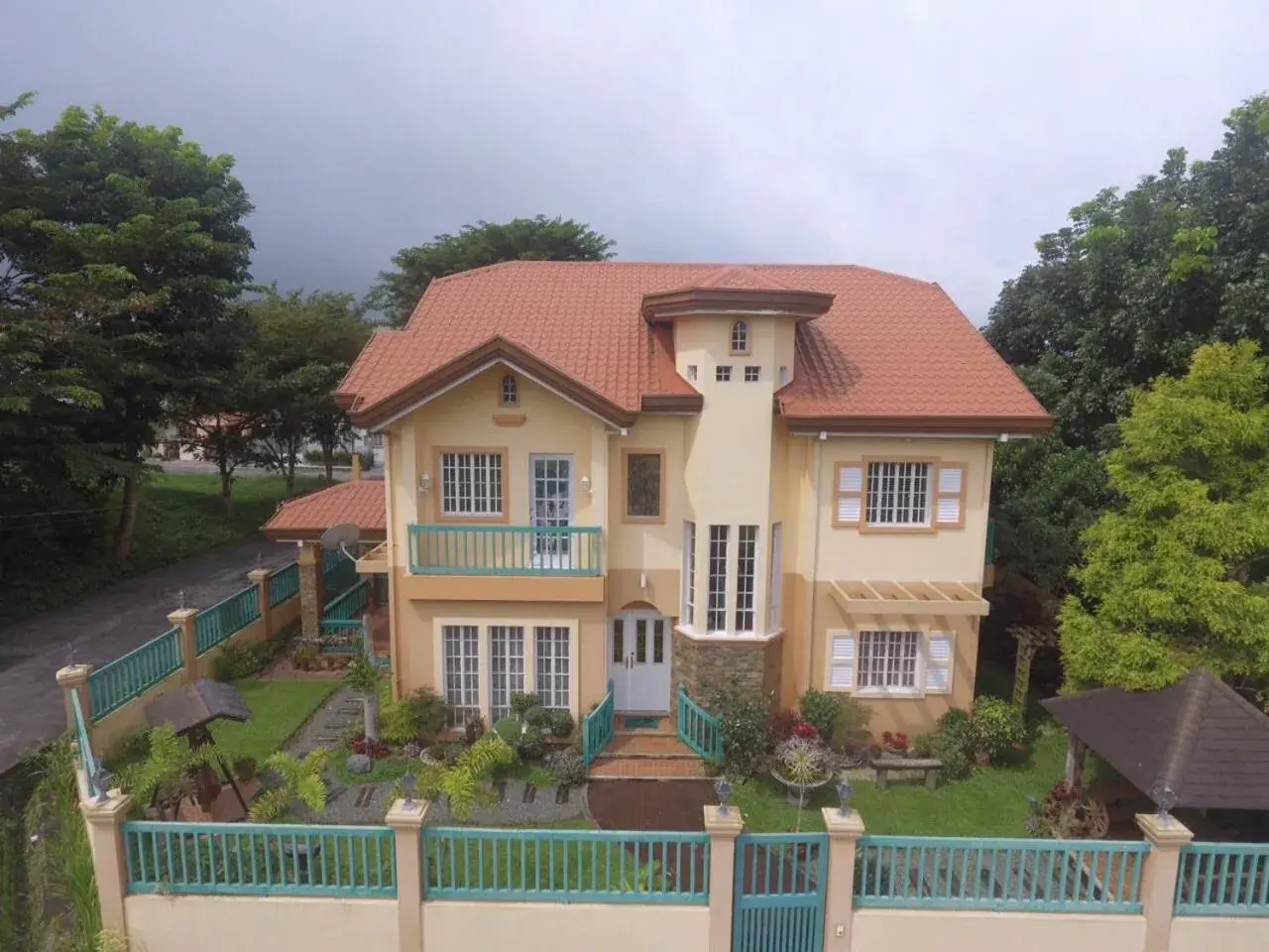 Villa in Charming Tagaytay Vacation Home Villa in Charming Tagaytay Vacation Home