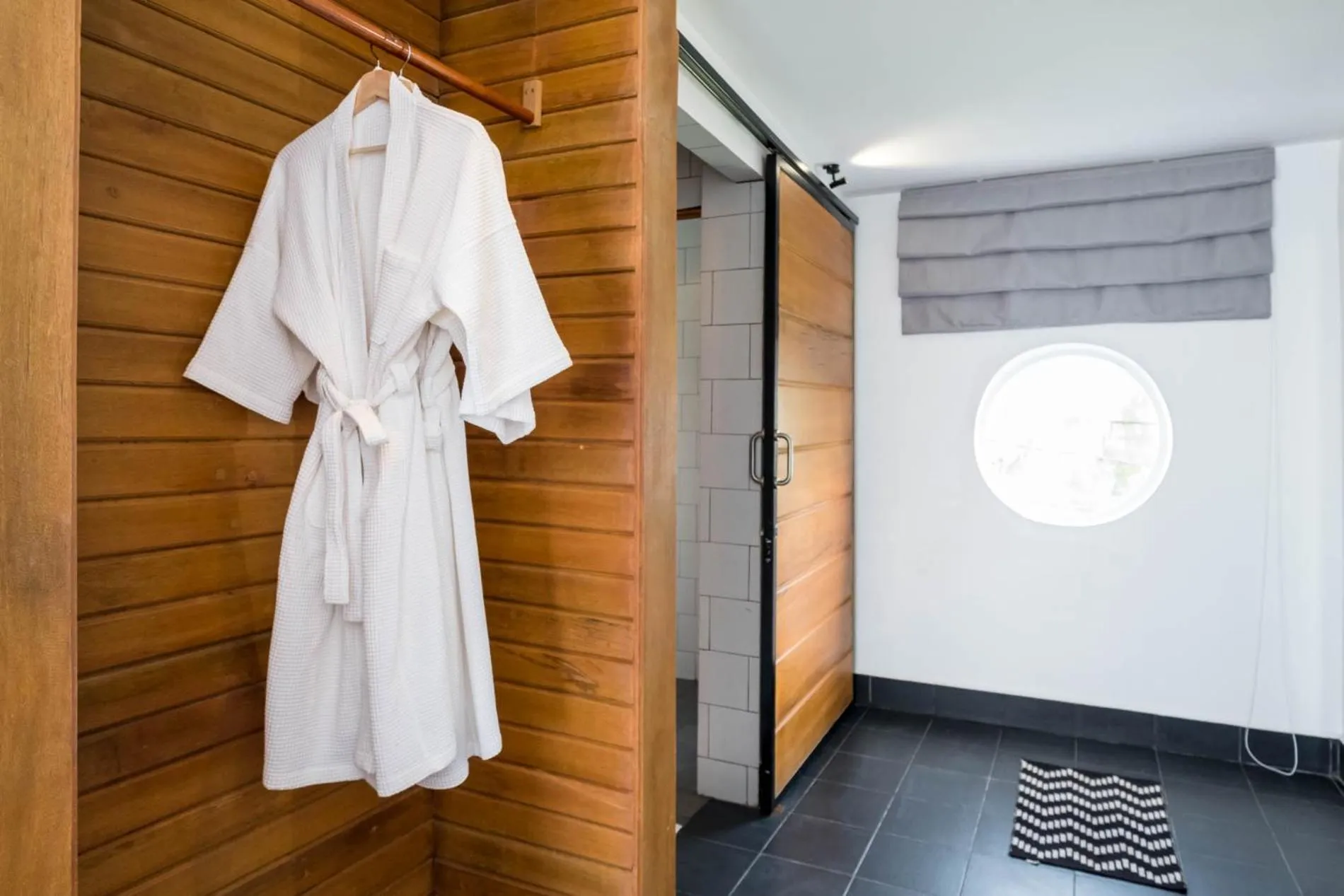 wardrobe in Pippali Boutique Hotel