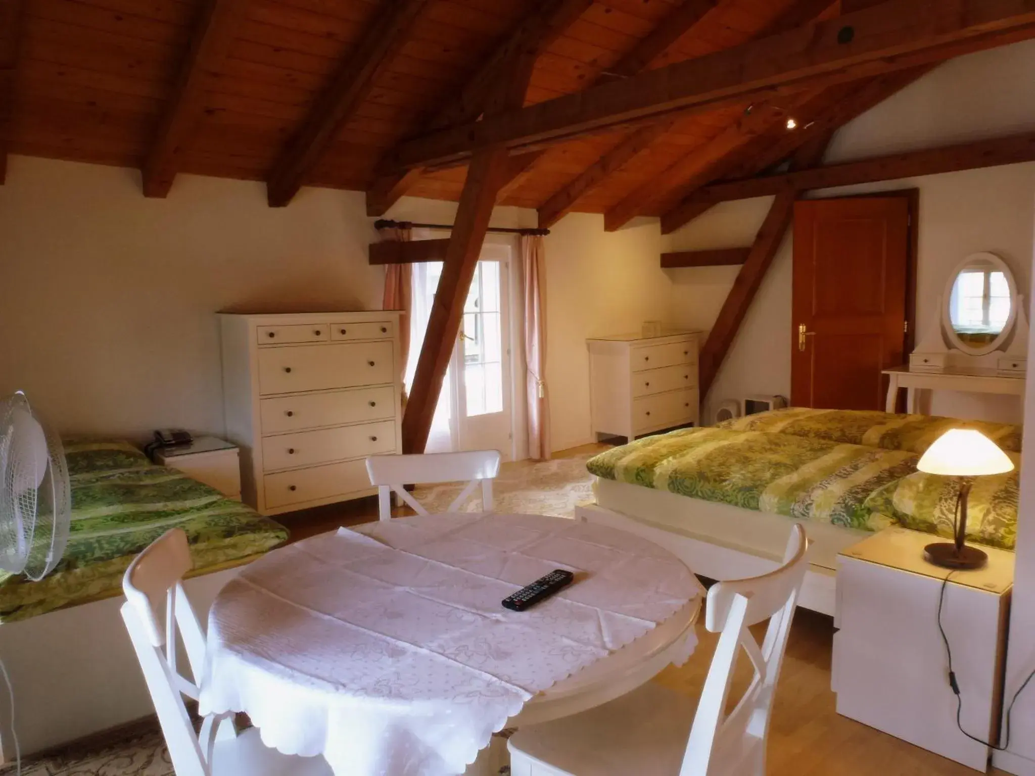 Bedroom, Bed in Hotel Central Continental Bedroom, Bed in Hotel Central Continental