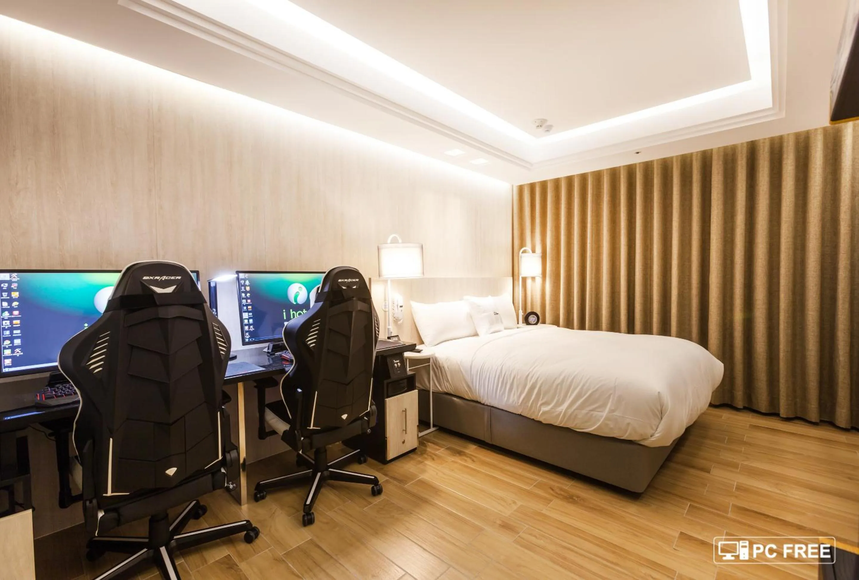 Photo of the whole room in i hotel 中壢館