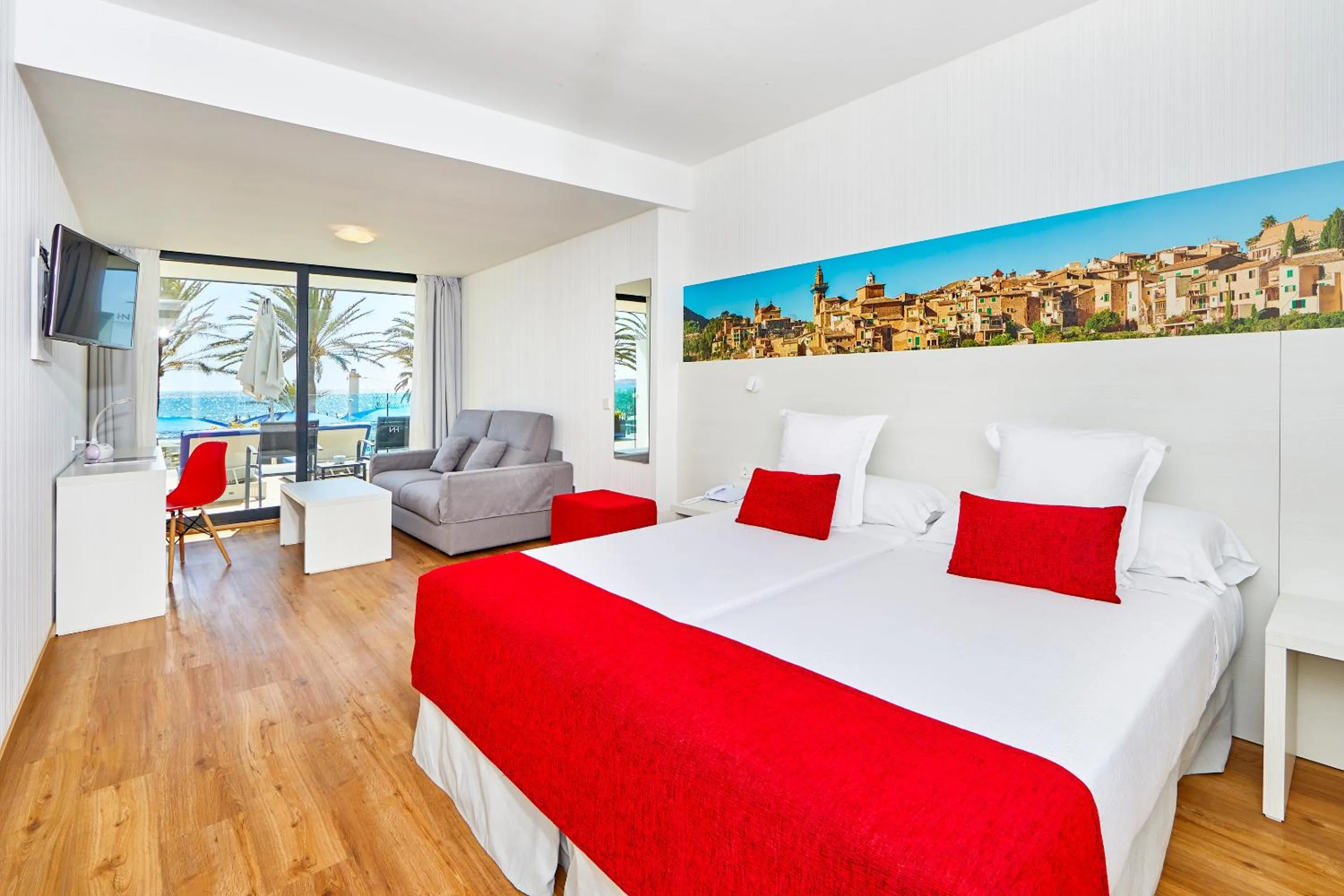 Balcony/Terrace, Bed in Hotel Negresco - Adults Only