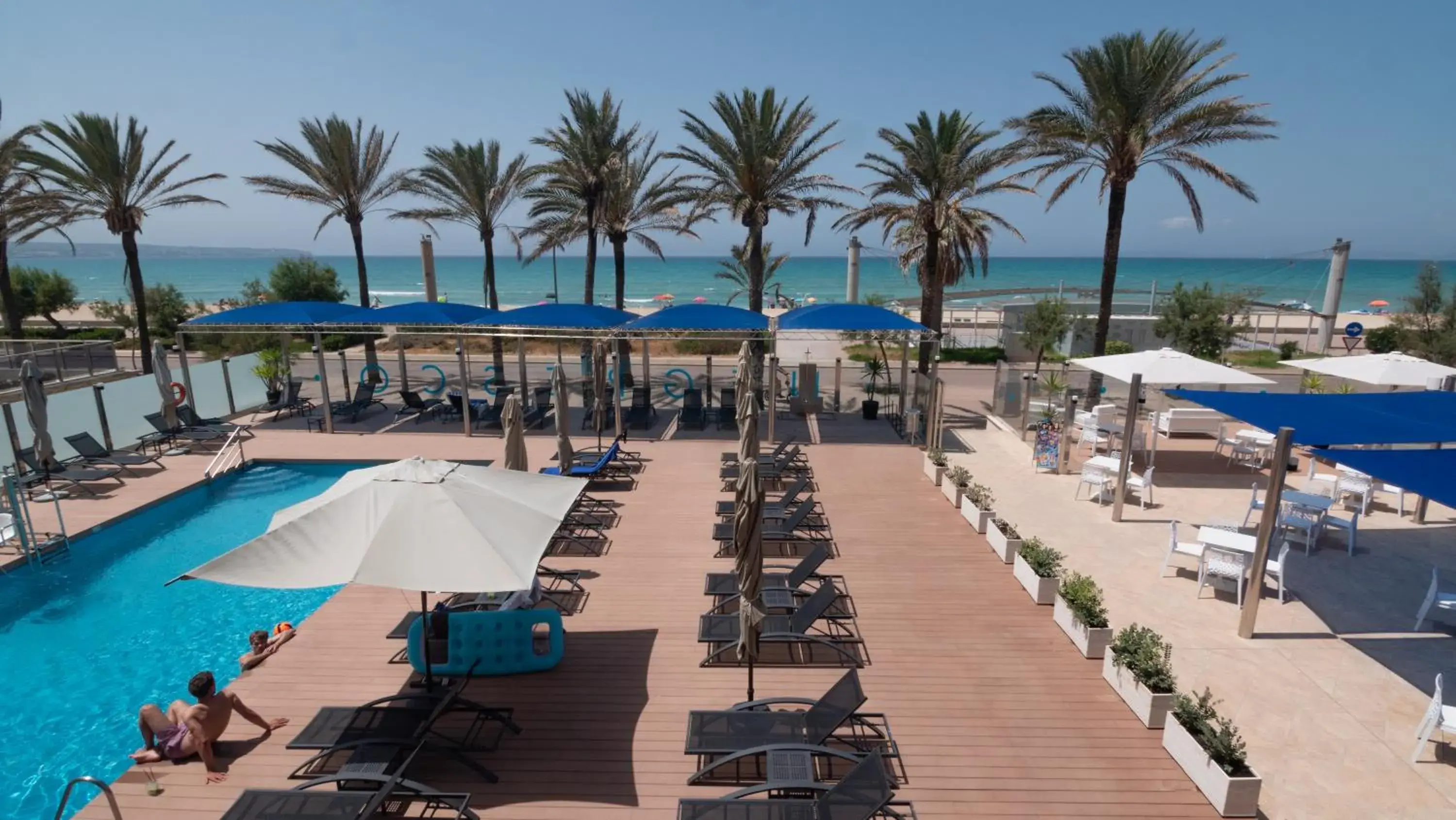 Swimming pool in Hotel Negresco - Adults Only Swimming pool in Hotel Negresco - Adults Only