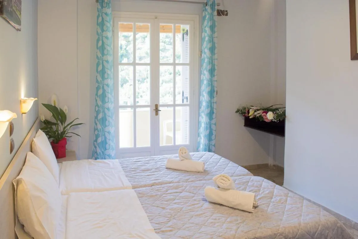 Bed in Marina Apartments, Agios Gordios Corfu