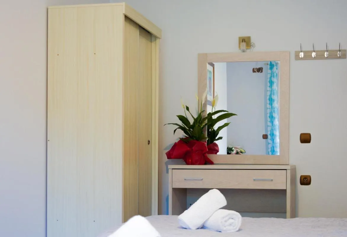 Bed in Marina Apartments, Agios Gordios Corfu