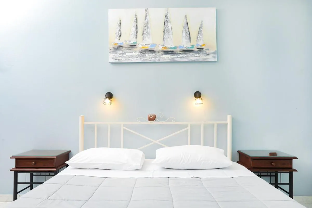 Bed in Marina Apartments, Agios Gordios Corfu