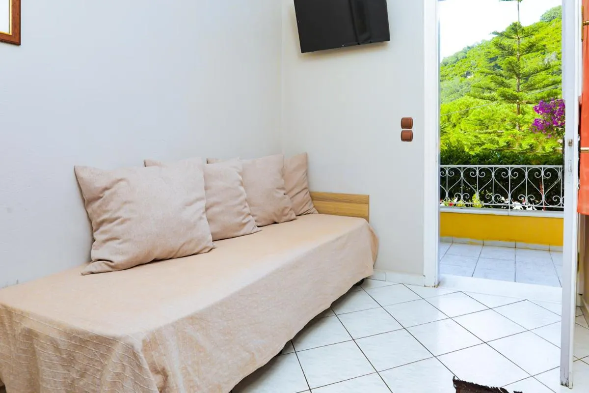 Bed in Marina Apartments, Agios Gordios Corfu