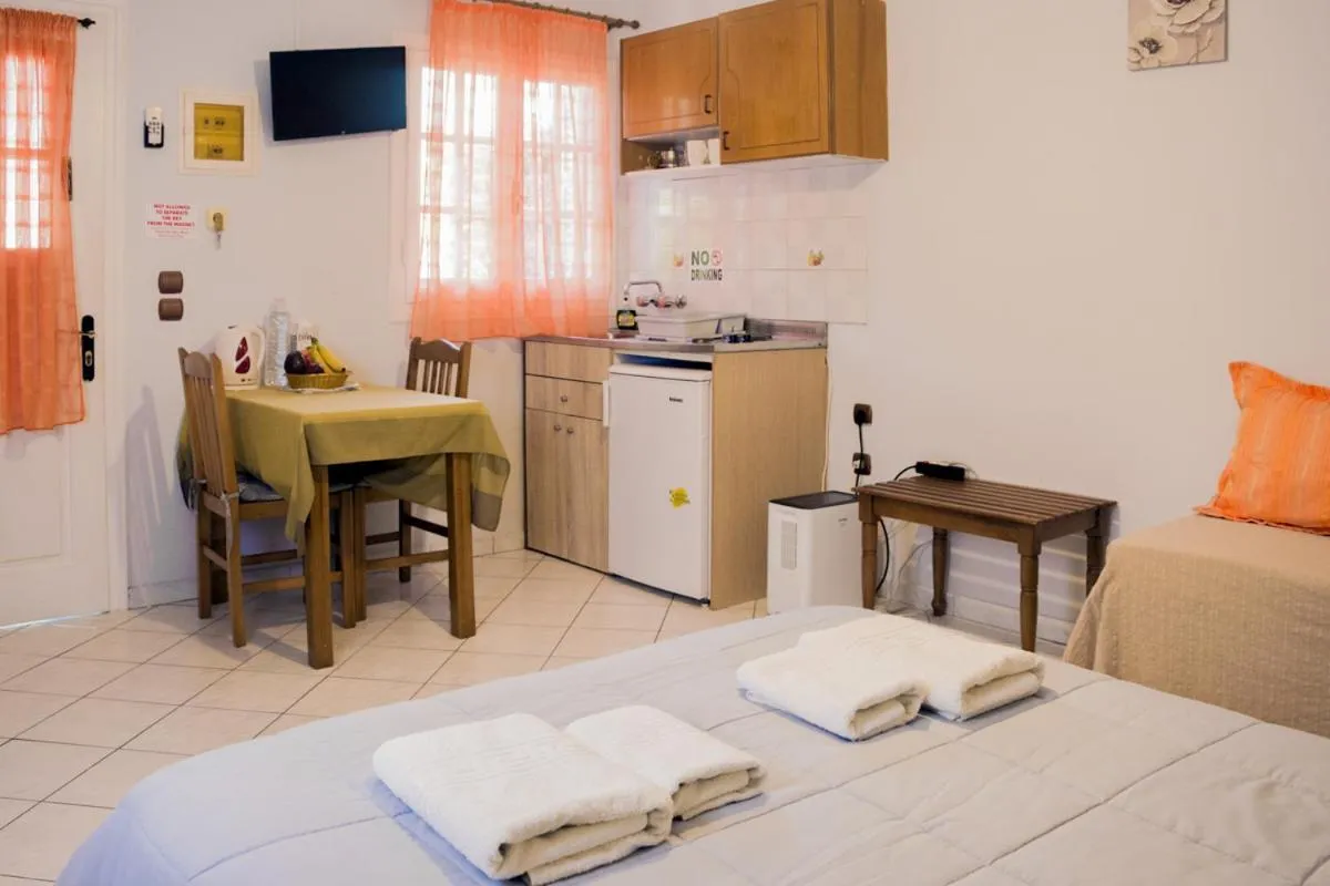 Bed in Marina Apartments, Agios Gordios Corfu