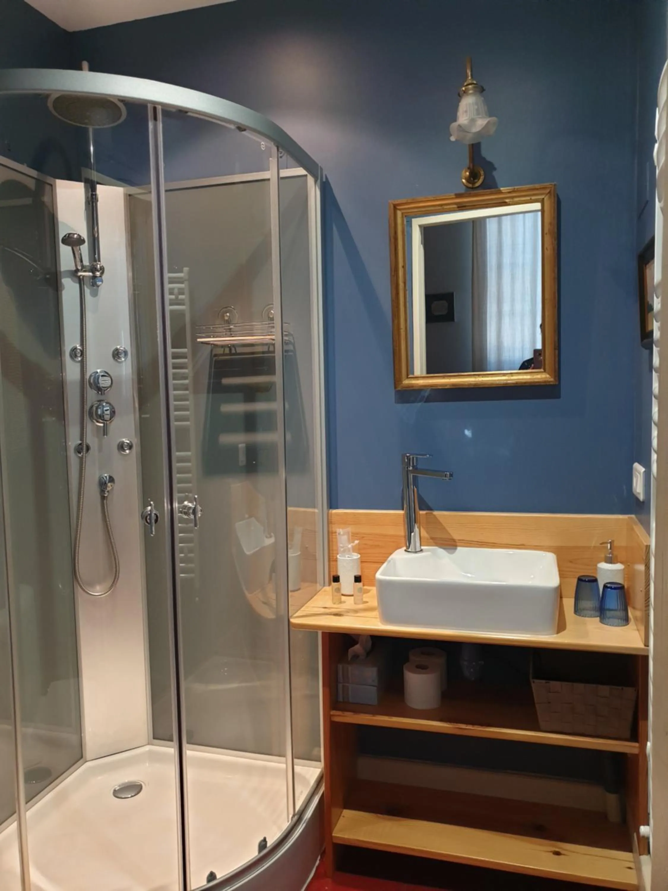 Bathroom in Ombre Rose