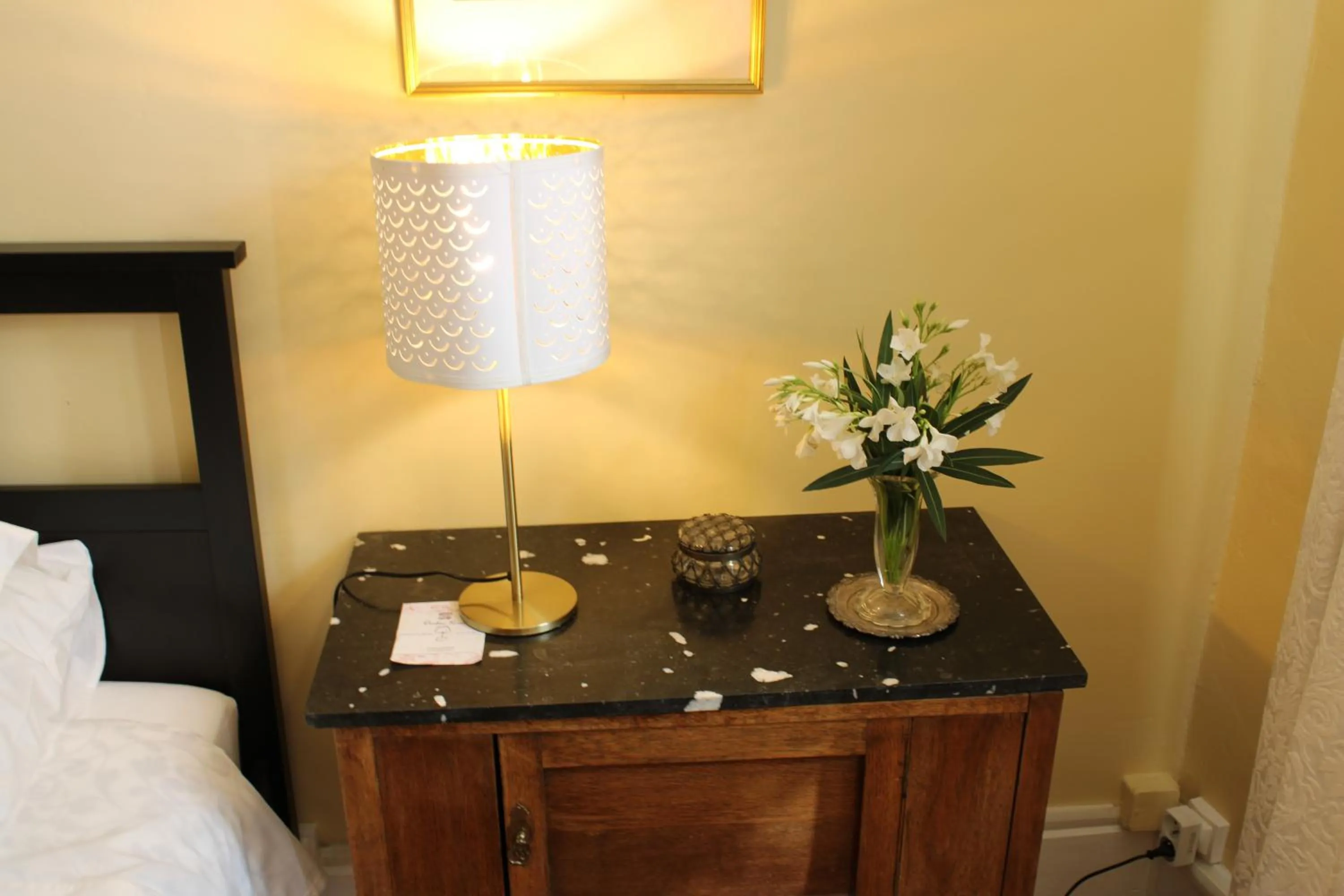 Decorative detail, Bed in Ombre Rose