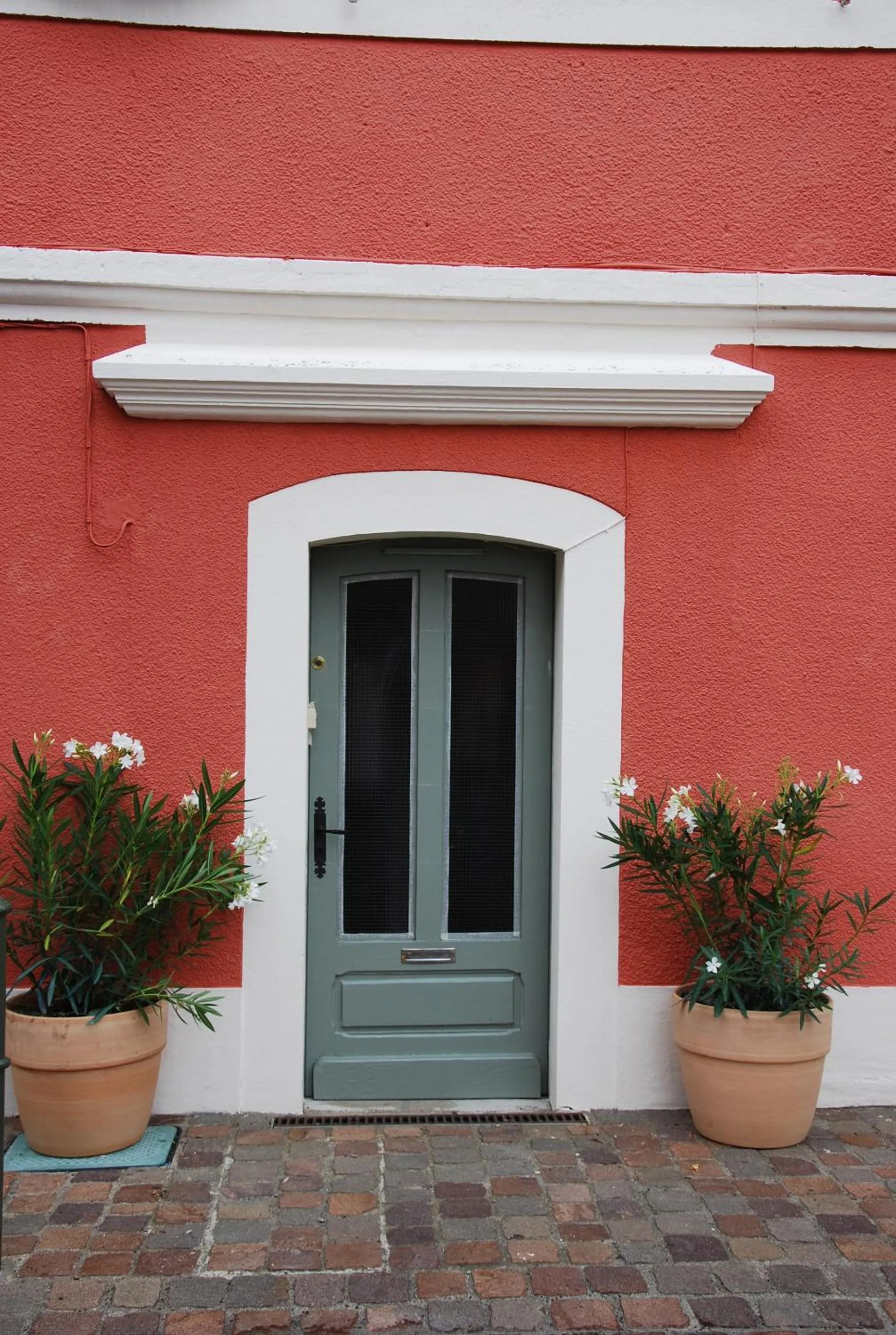 Facade/entrance in Ombre Rose