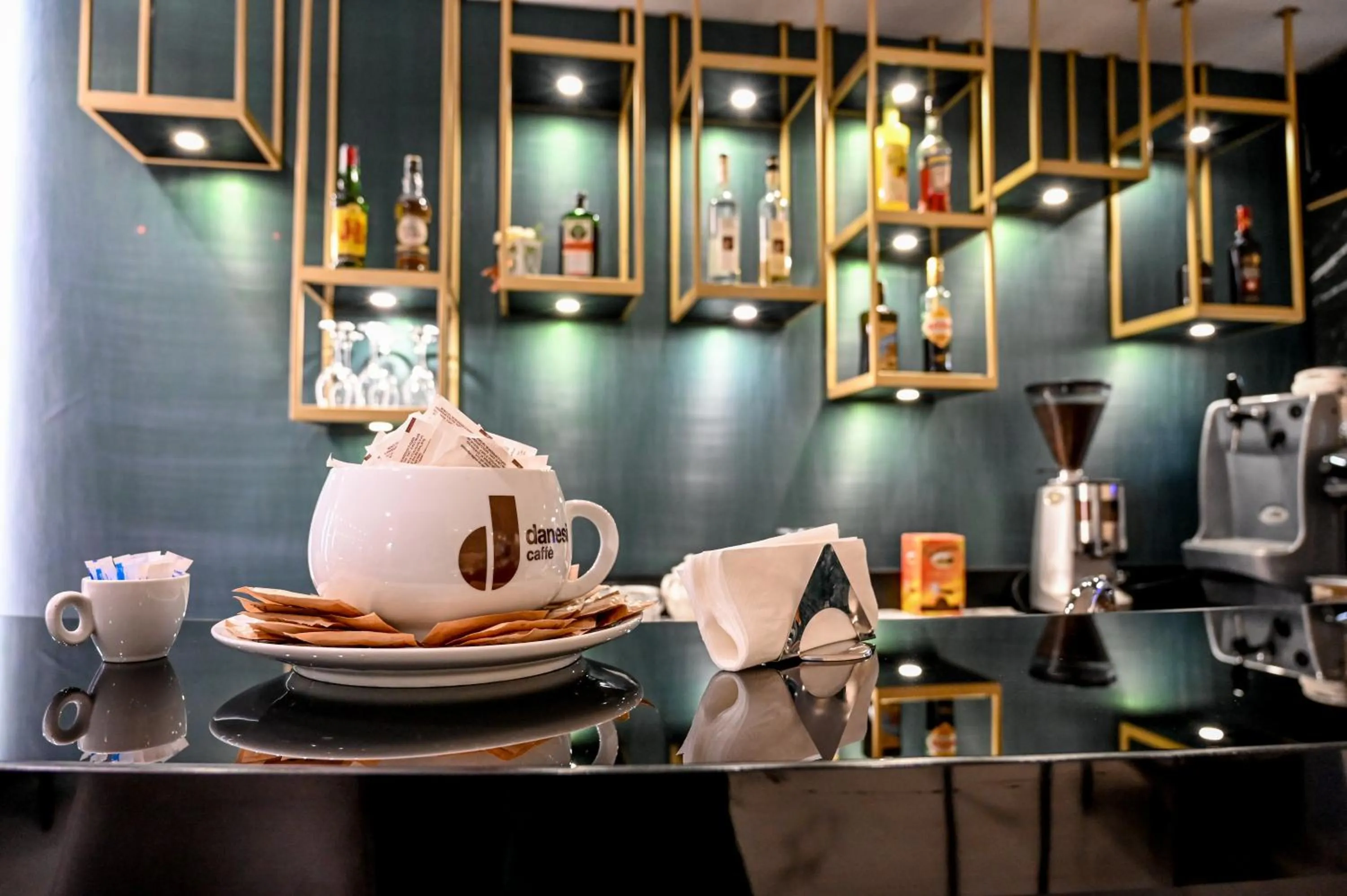 Restaurant/places to eat in Roma Domus Hotel