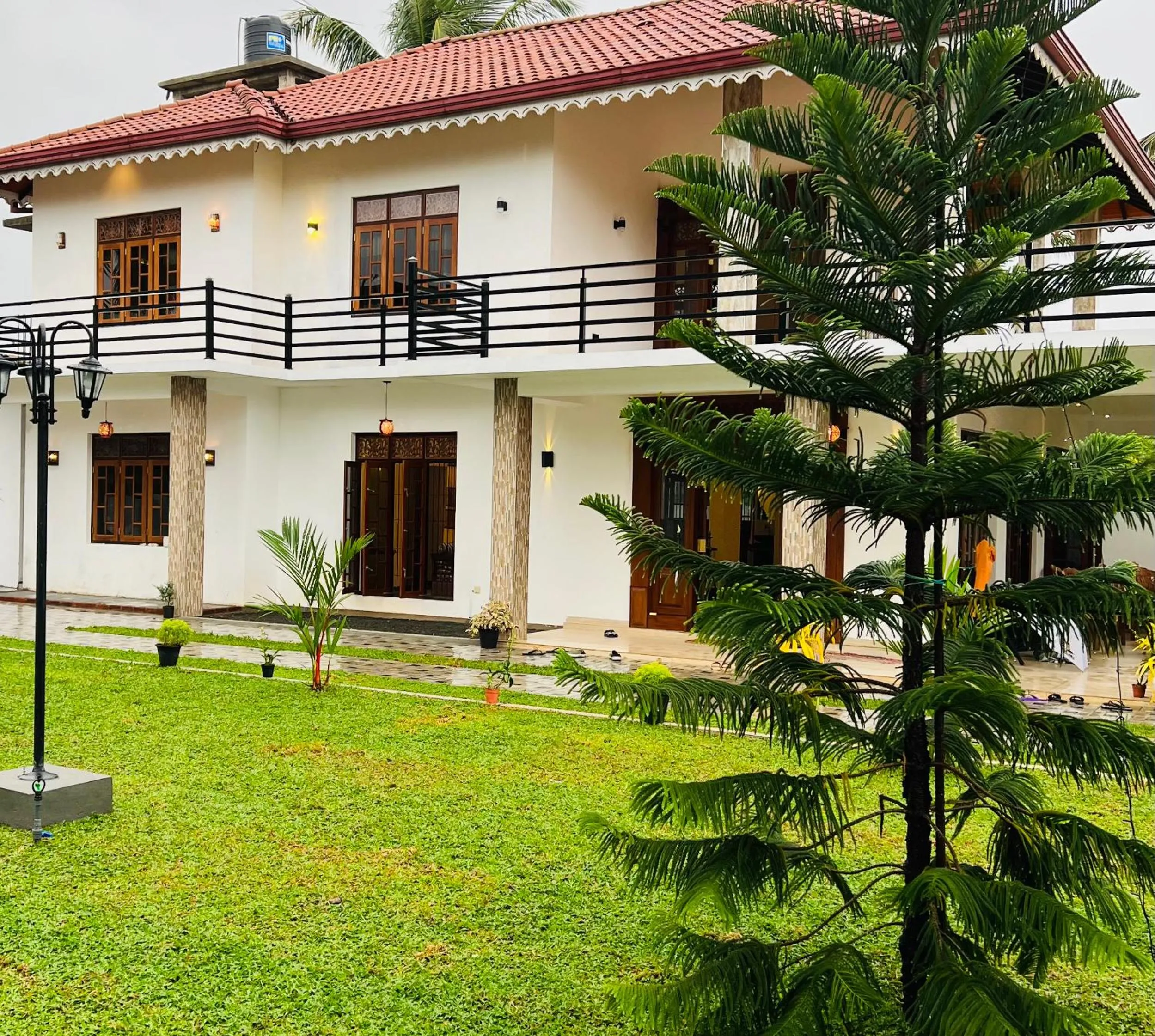 Ahasna Airport Villa