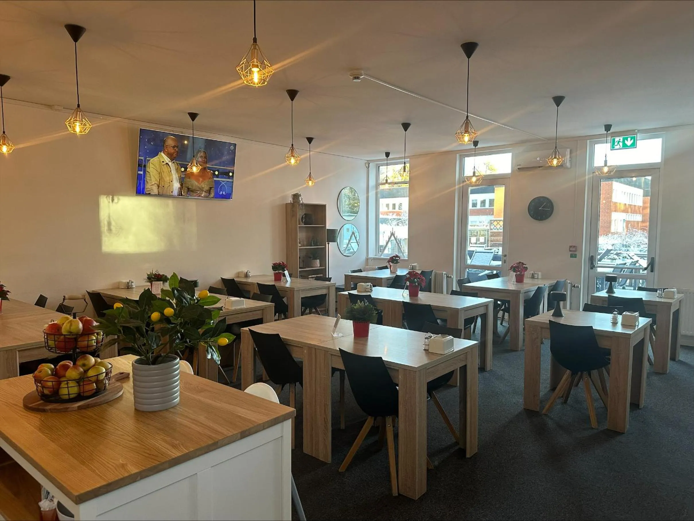 Restaurant/places to eat in Almnäs Park Hotel