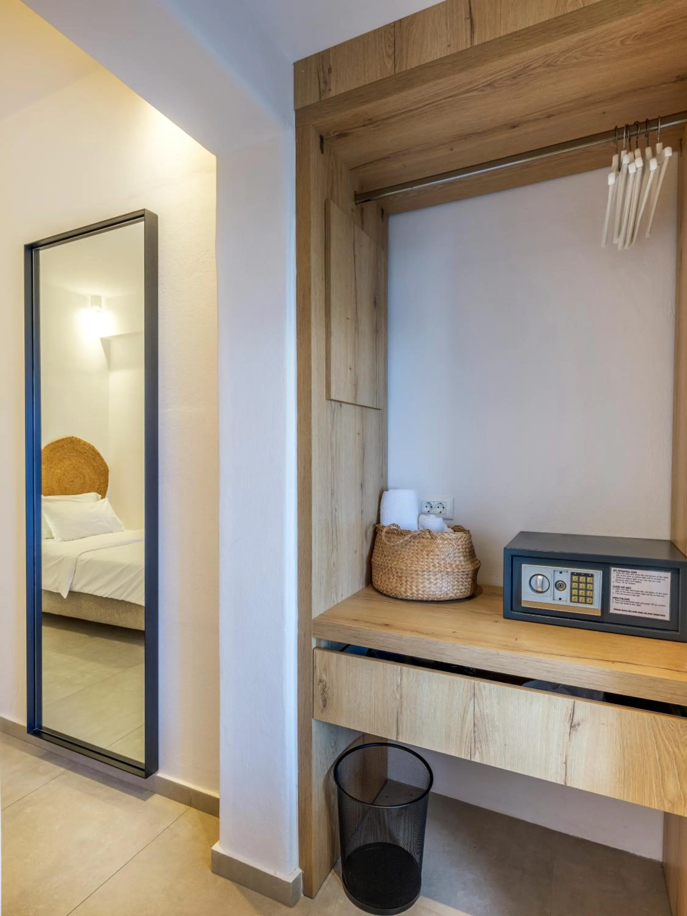 safe, Bed in Jason Hotel